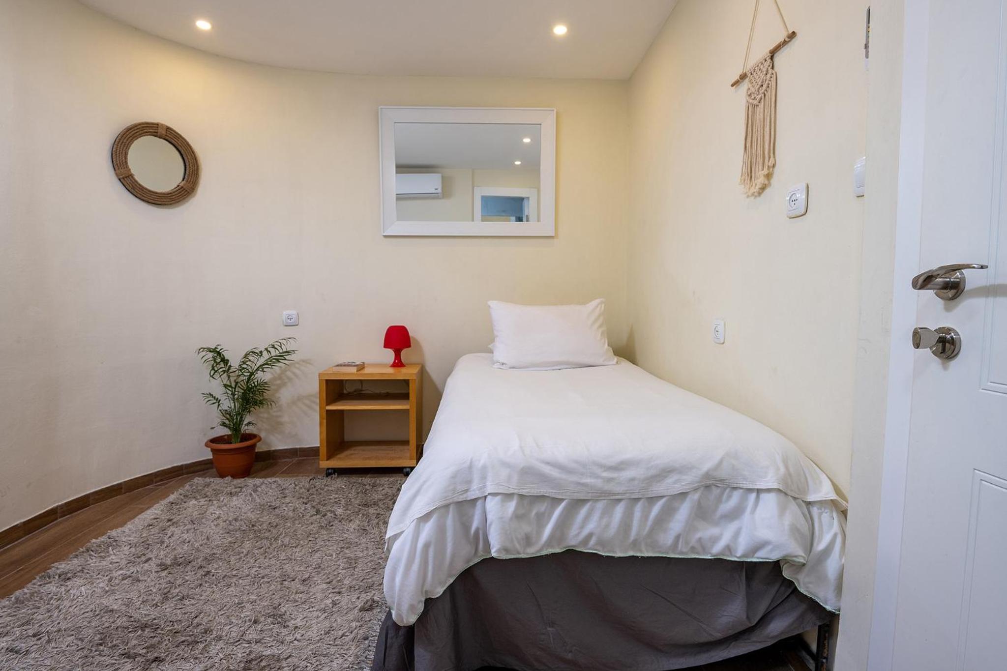 Single Room photo 3