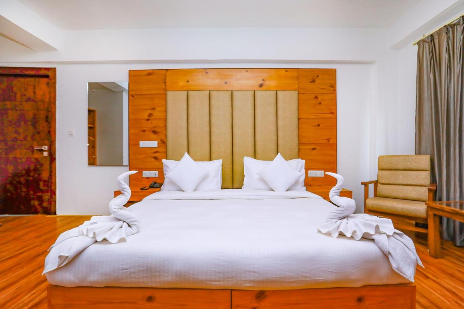Deluxe Room - Photo 17