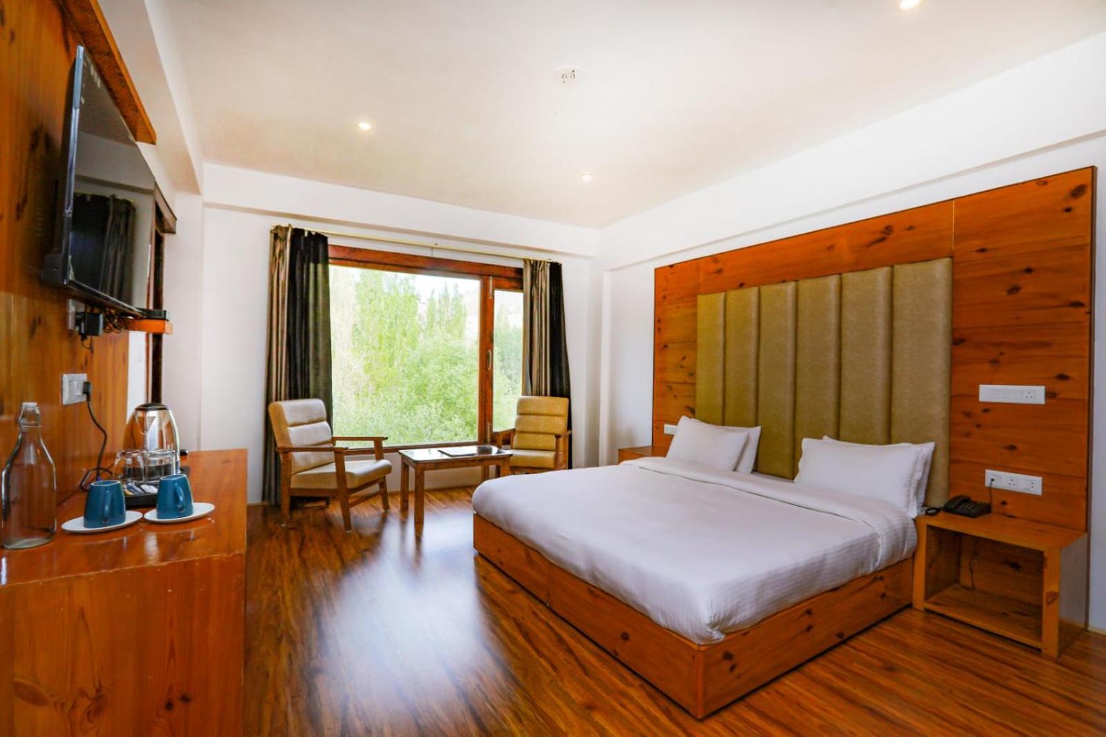 Deluxe Room - Photo 14