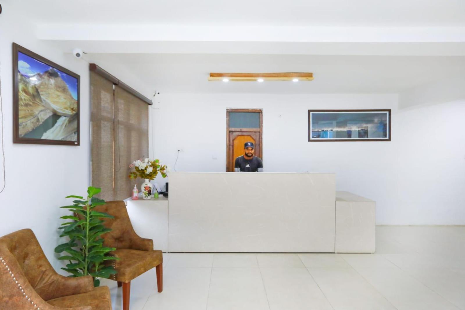 Deluxe Room - Photo 9