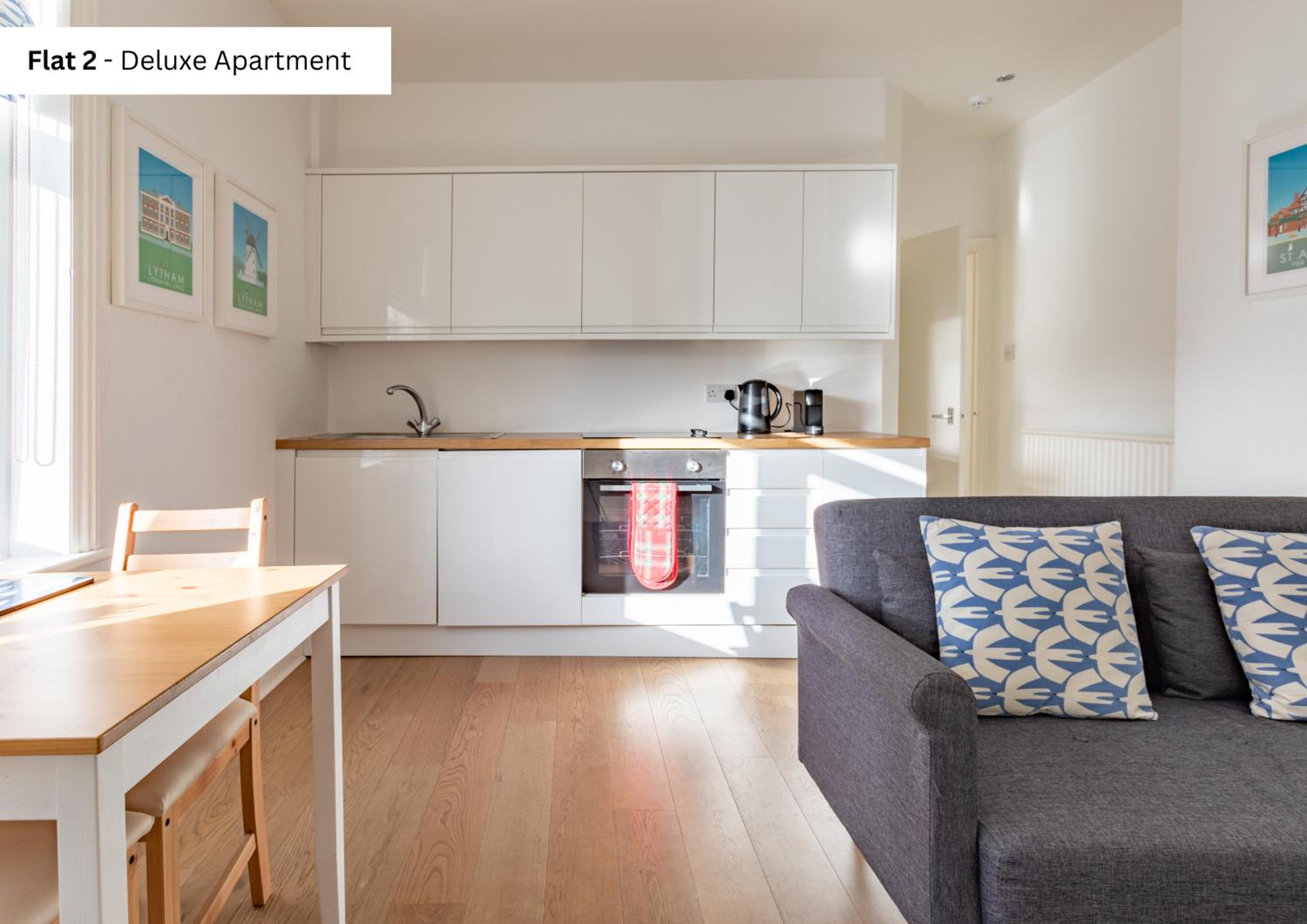Deluxe Apartment photo 2
