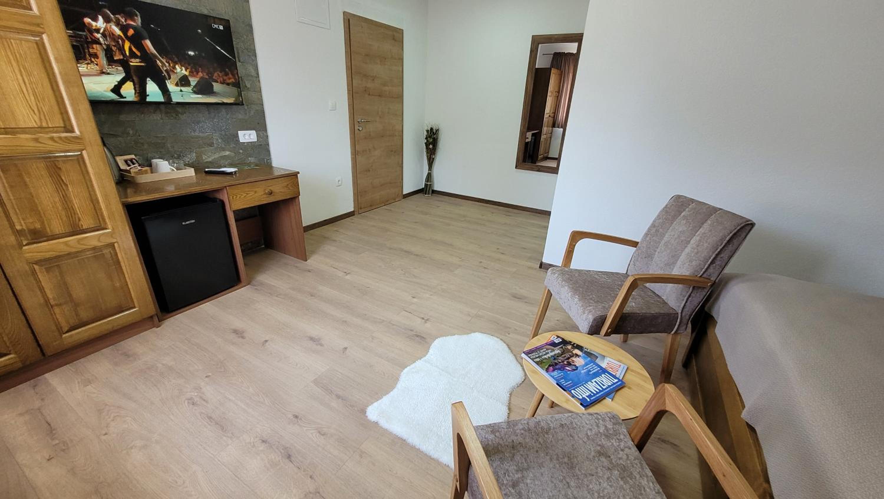 Deluxe Double Room photo 2