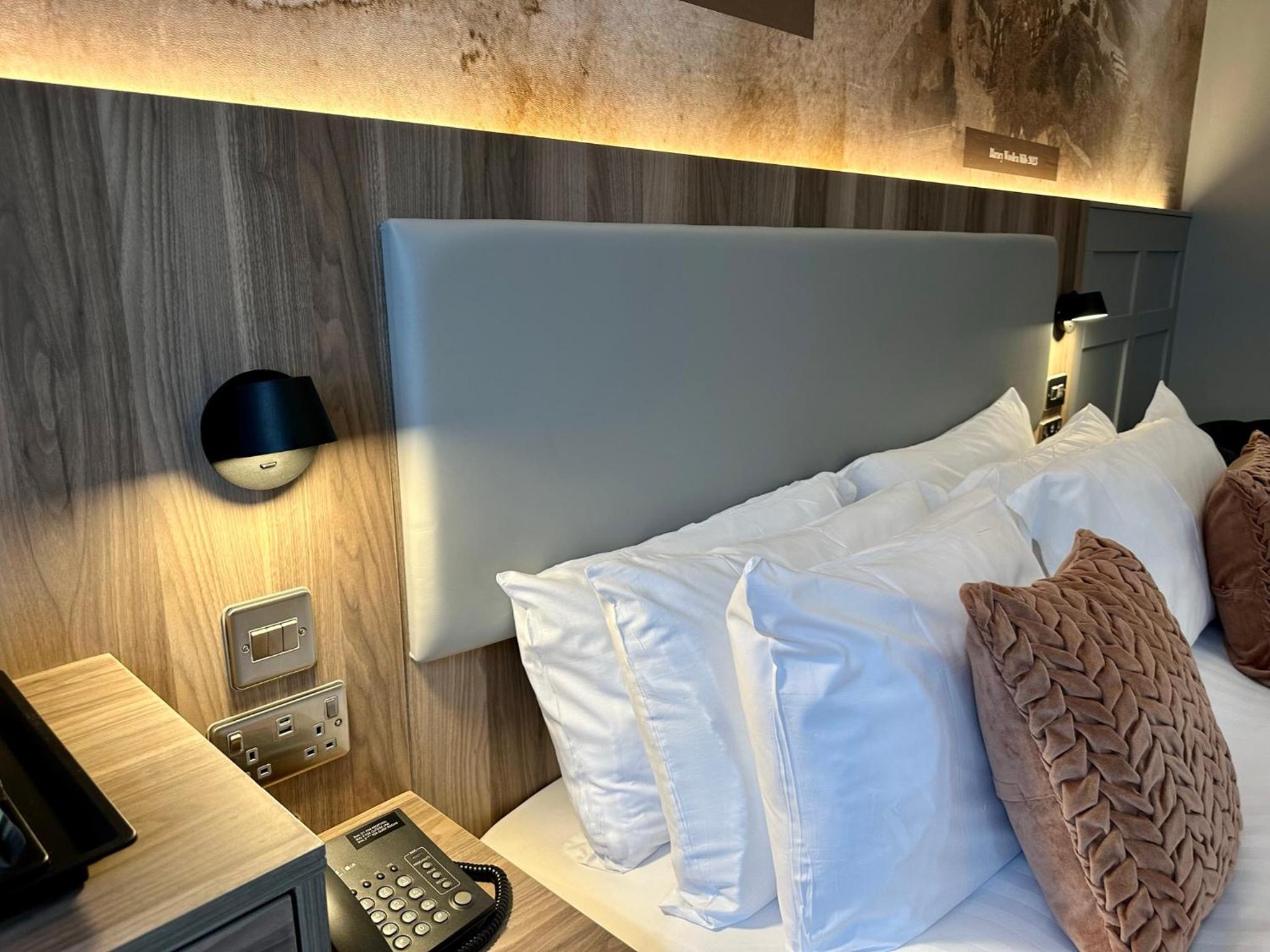 Executive King Room - Photo 8
