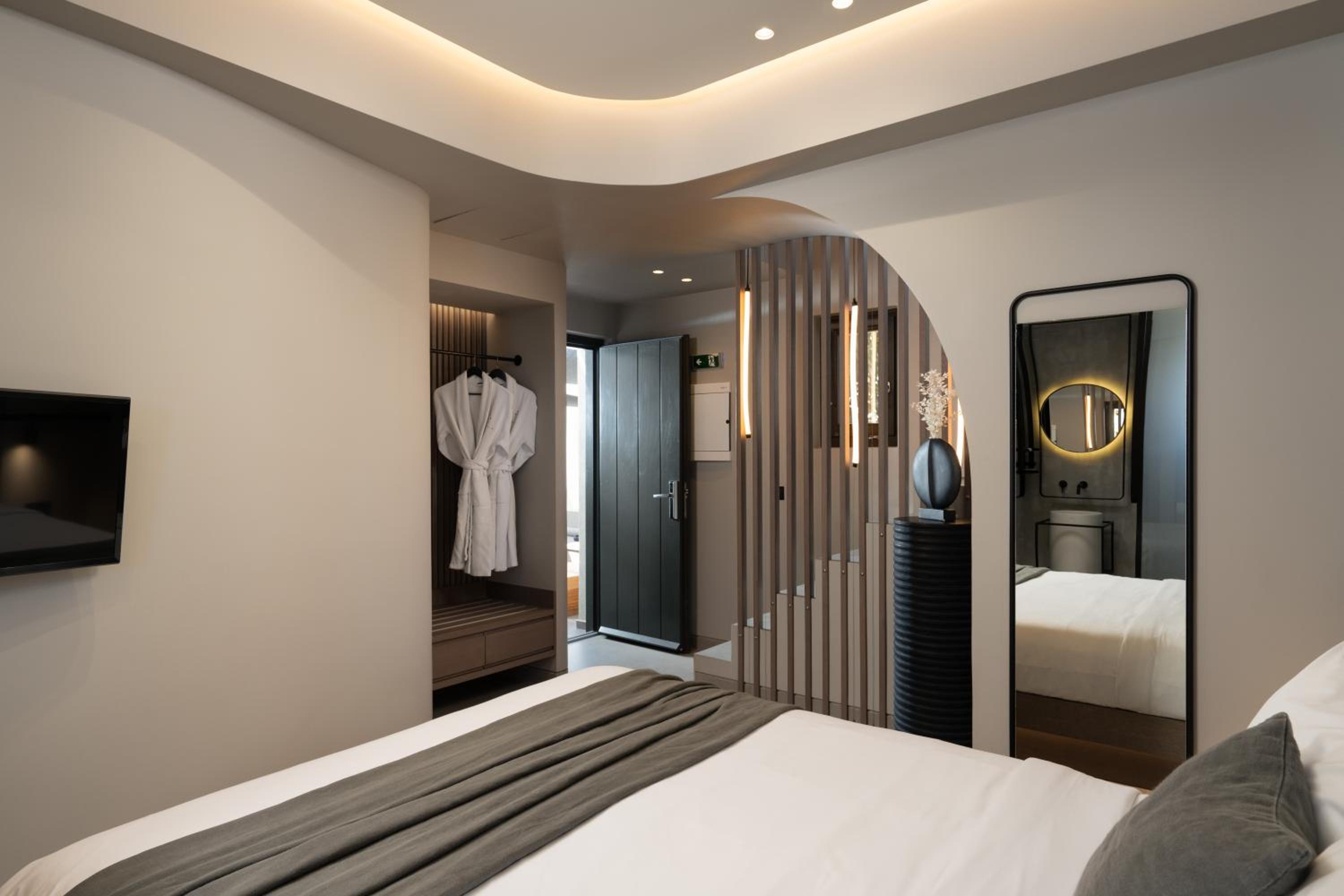 Honeymoon Suite with Outdoor heated private Jetted tub and Sea View - Photo 6