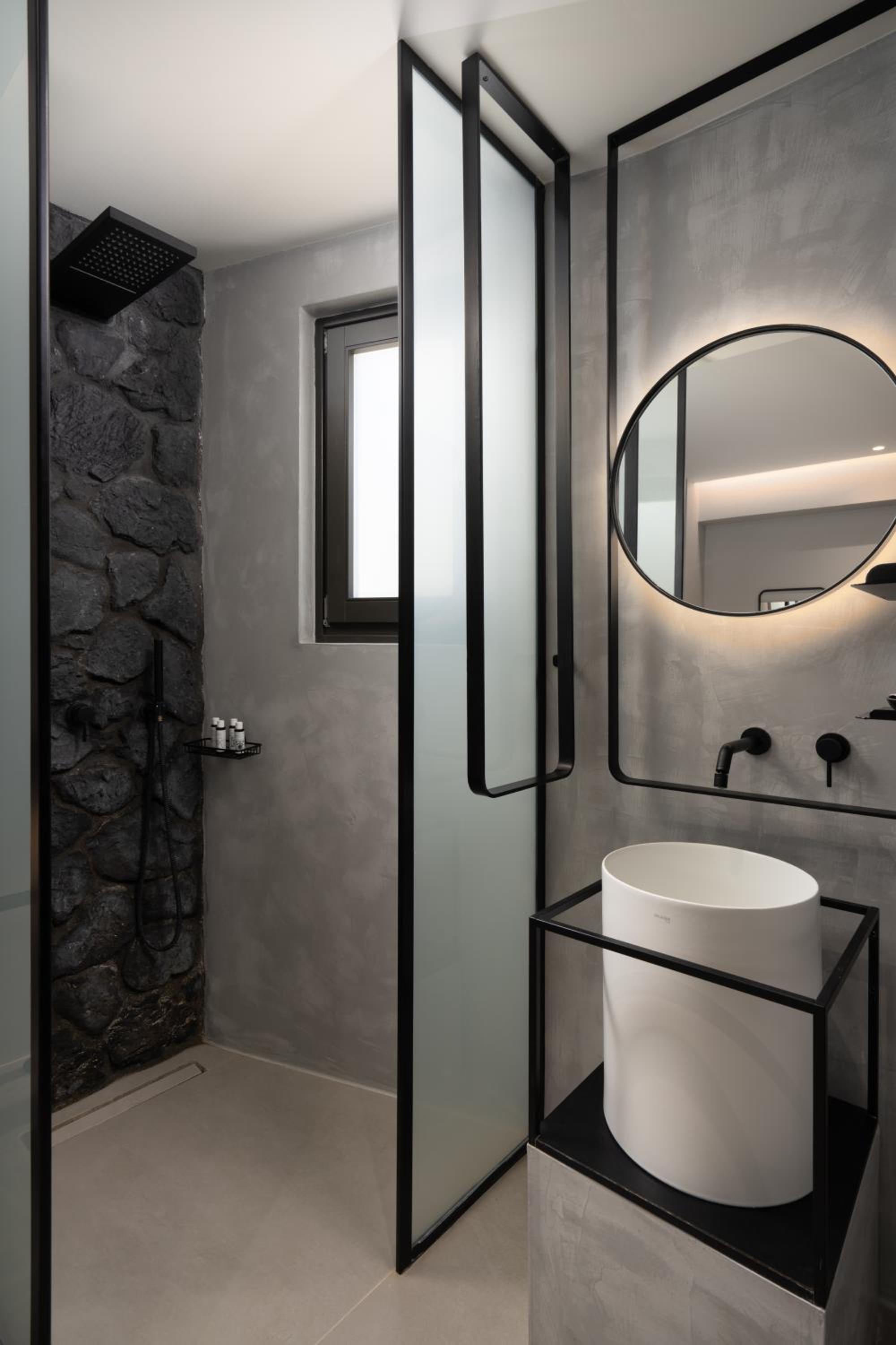 Honeymoon Suite with Outdoor heated private Jetted tub and Sea View - Photo 2