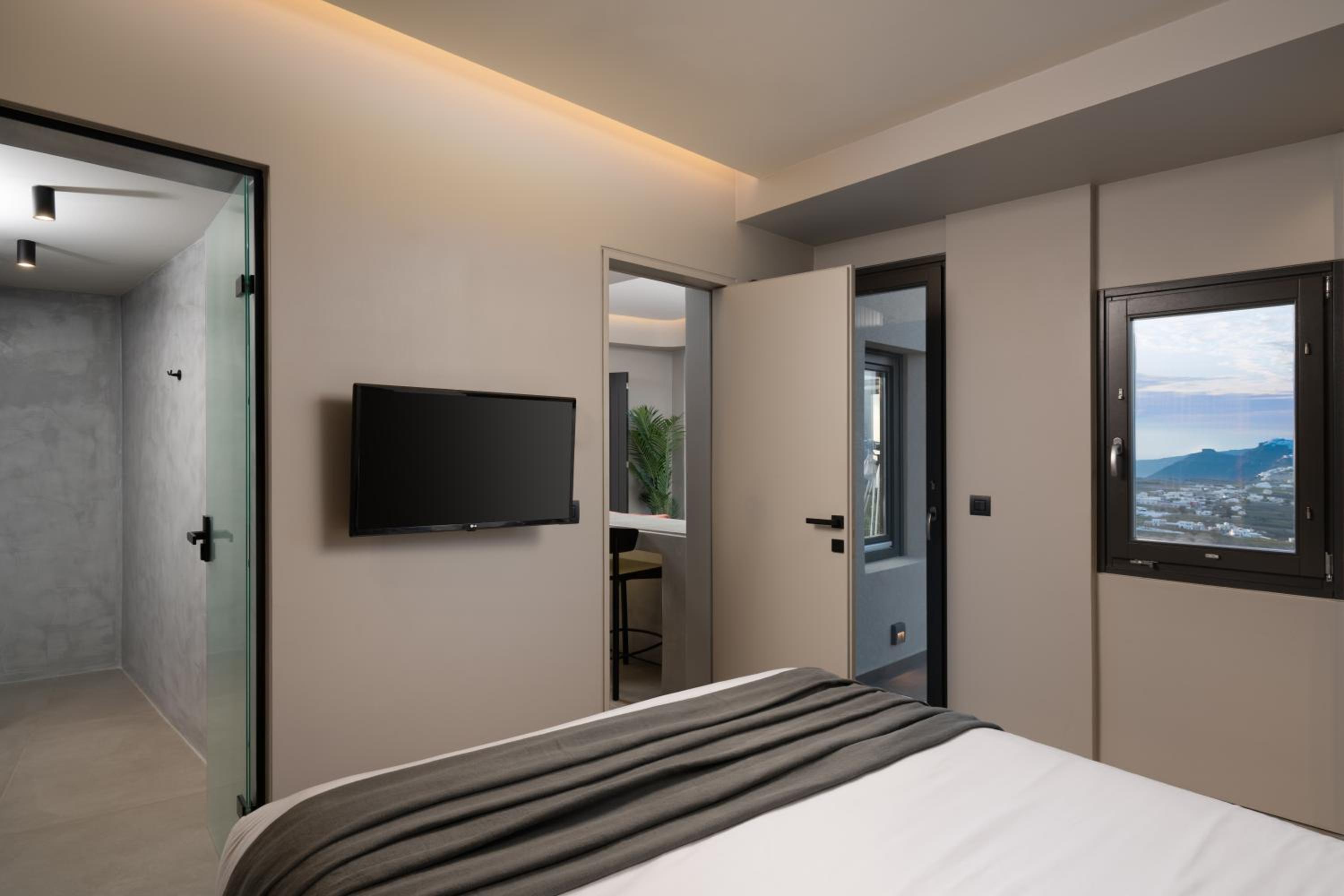 Honeymoon Suite with Outdoor heated private Jetted tub and Sea View - Photo 9