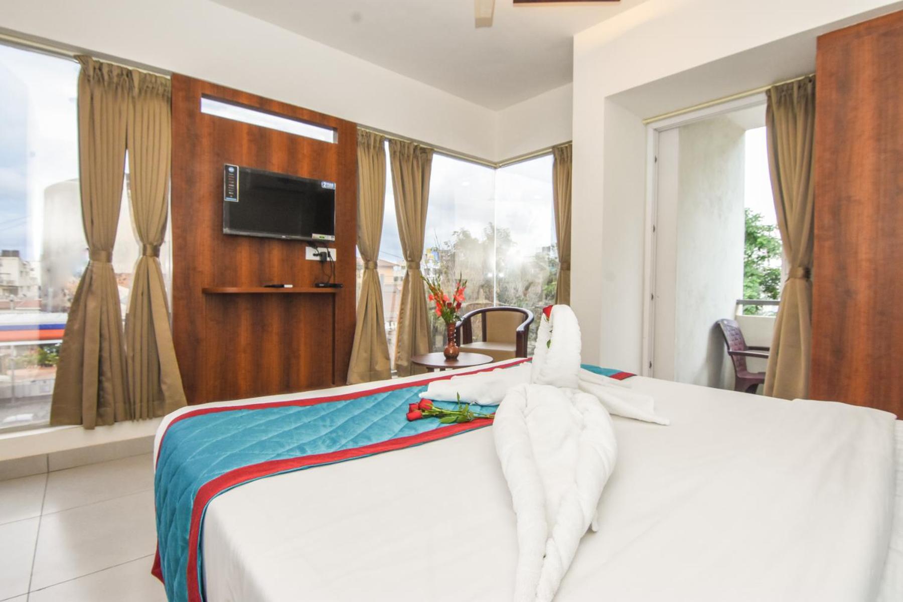 Deluxe Double Room With Castle View