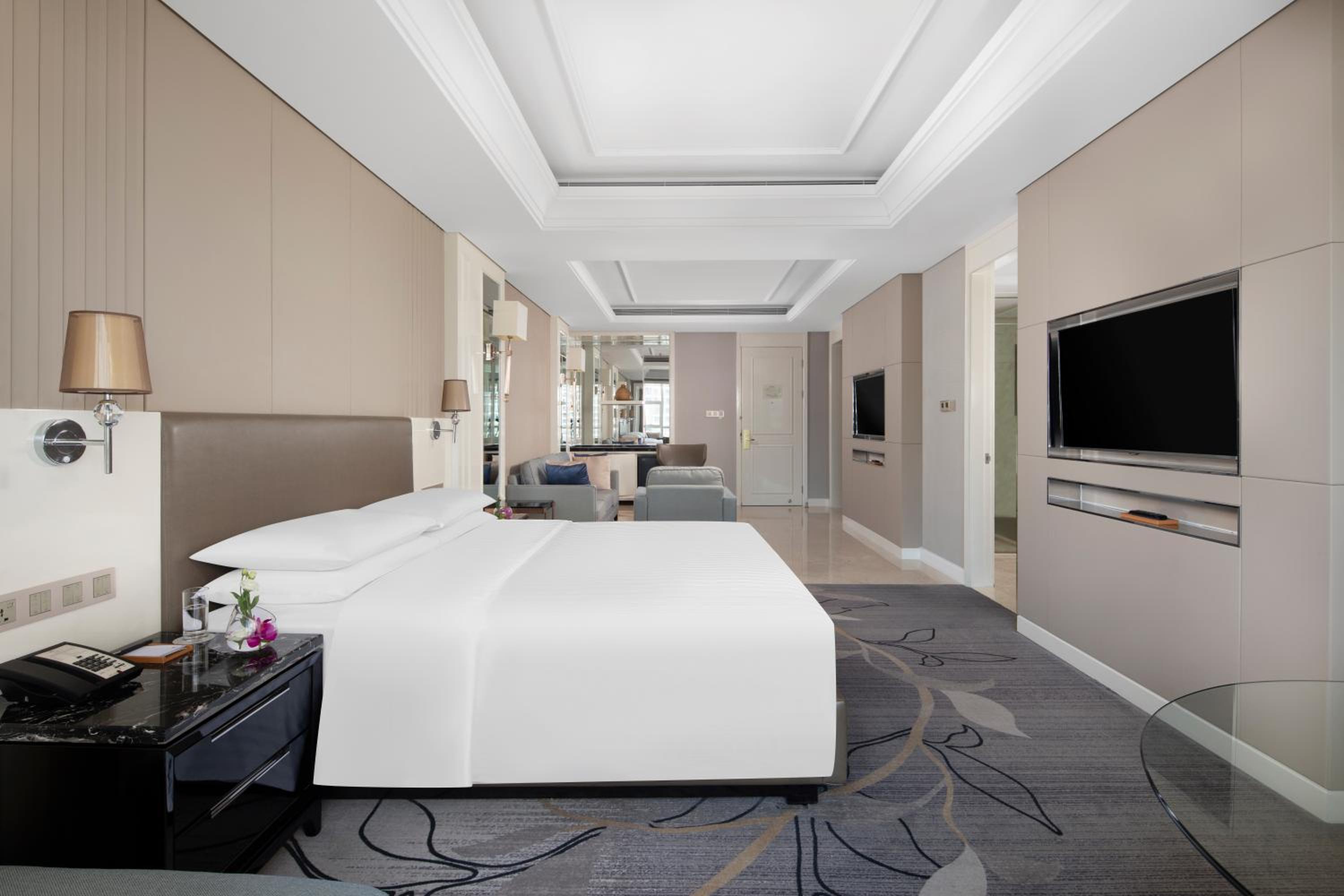 Premier King Suite with Lounge Access