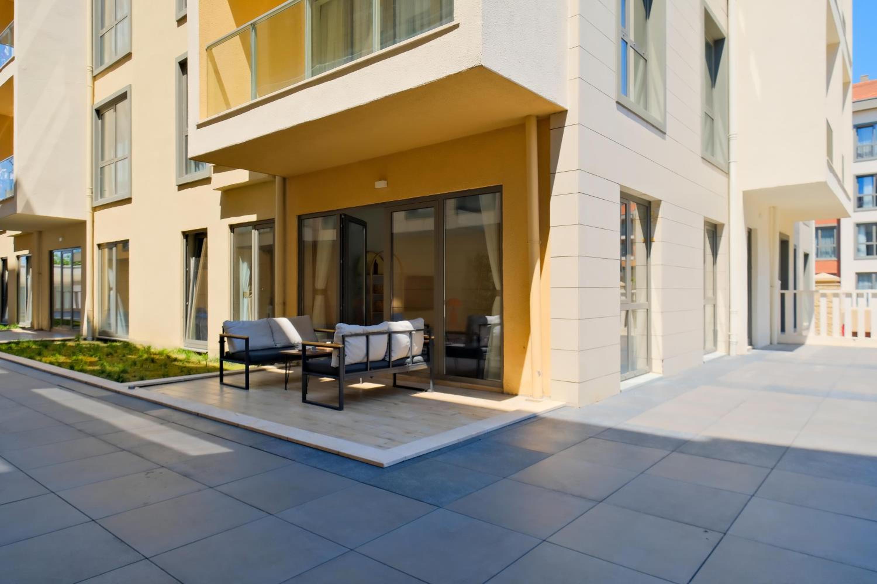 Deluxe 3+1 Apartment with Terrace - Photo 12
