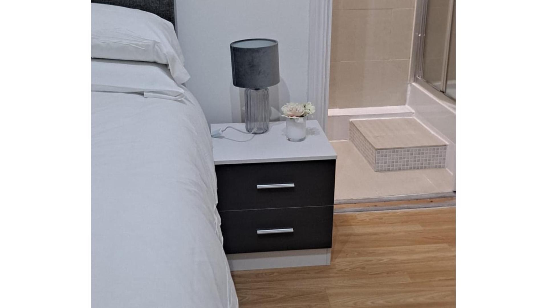 Deluxe Double Room with Shower photo 3