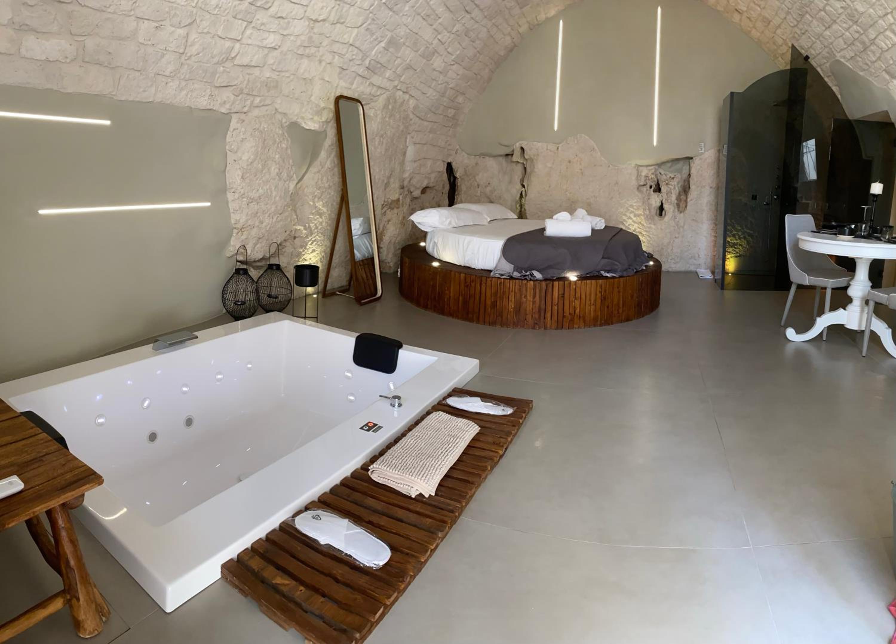 King Suite with Spa Bath photo 1