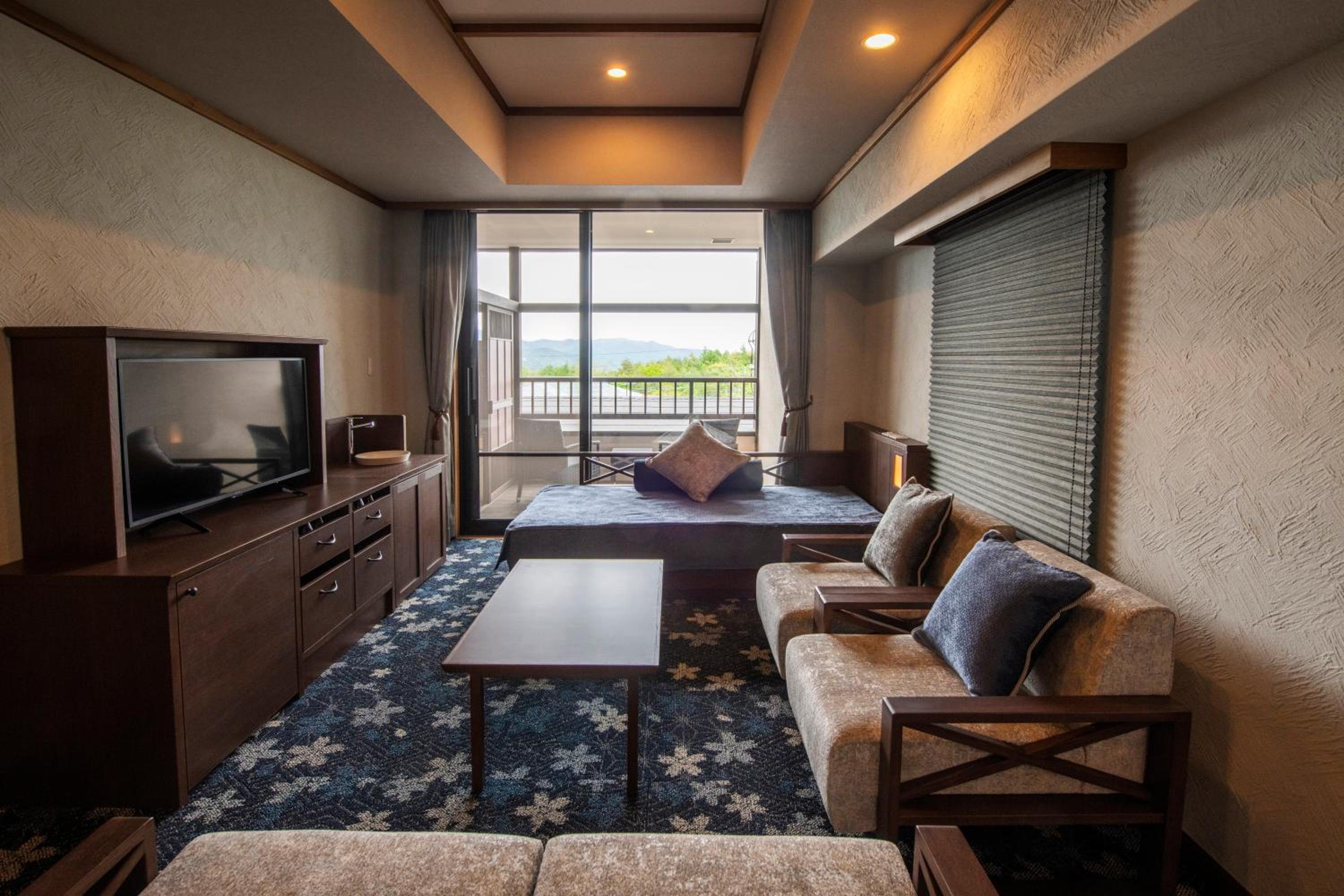 (Quad Room with Open-air Hot Spring Bath (Type C) - Photo 11
