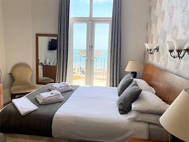 Double Room with Shared Balcony and Sea View