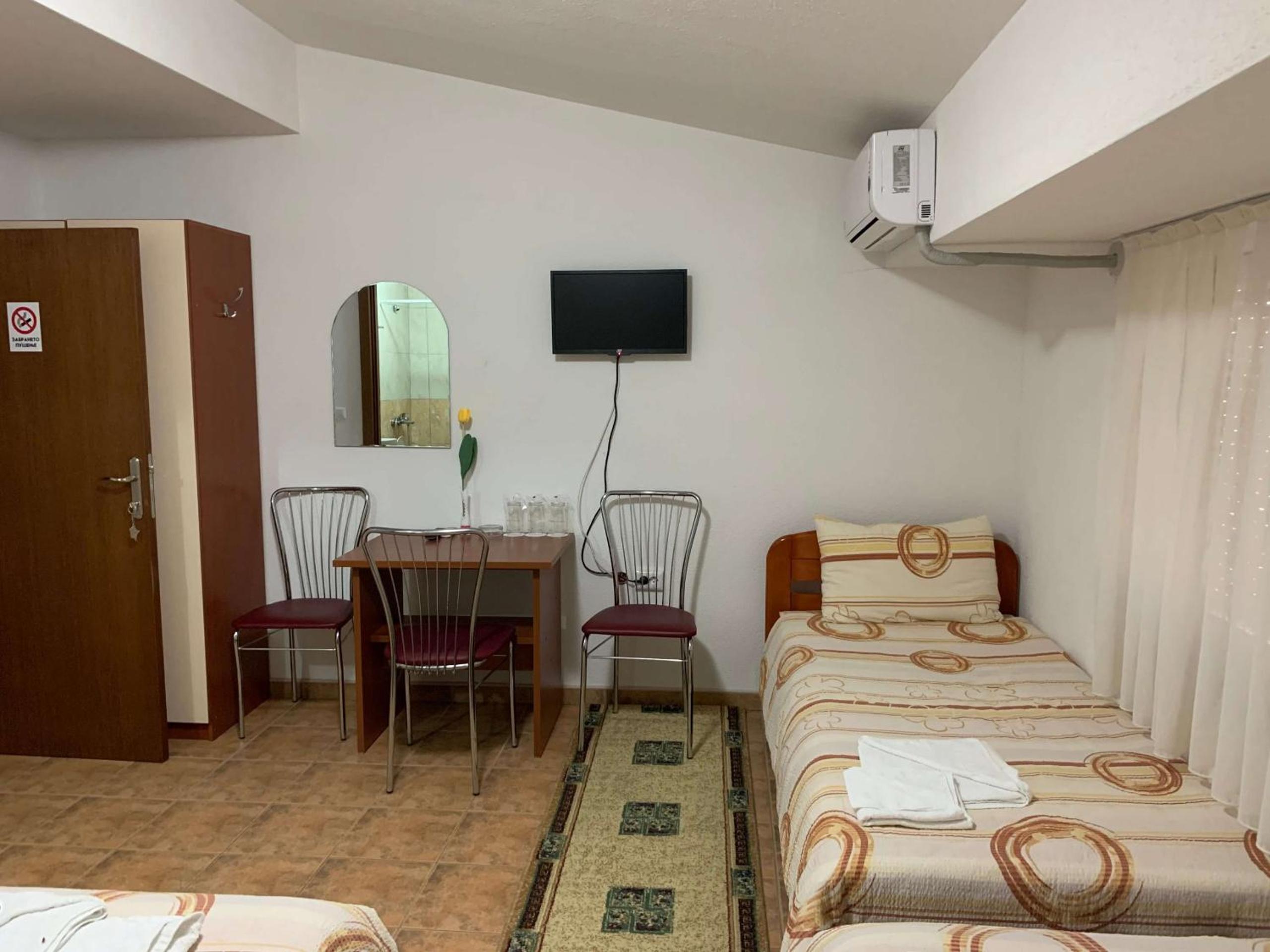 Standard Triple Room - Photo 6