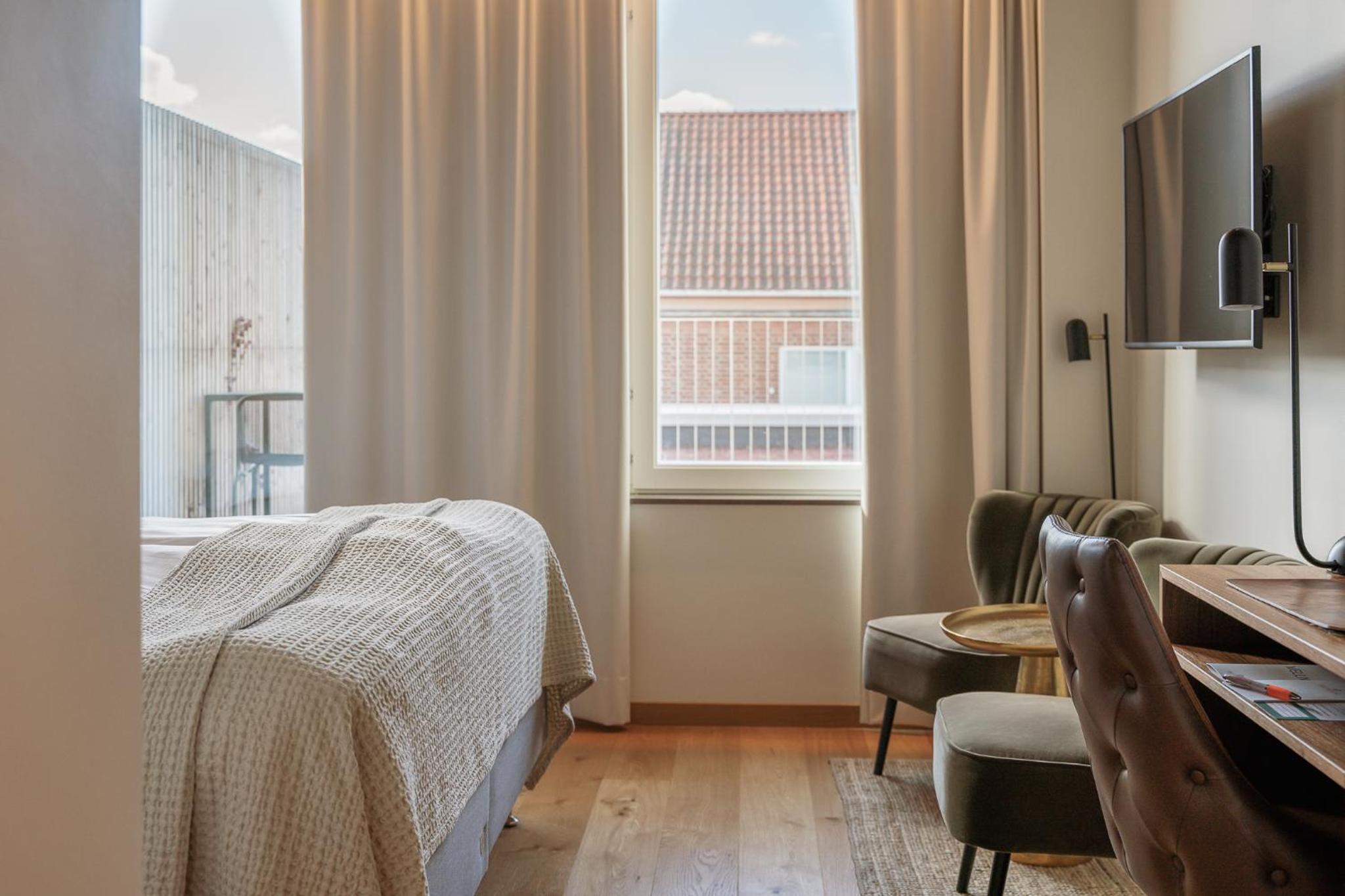 Double Room with Terrace and View - Photo 5