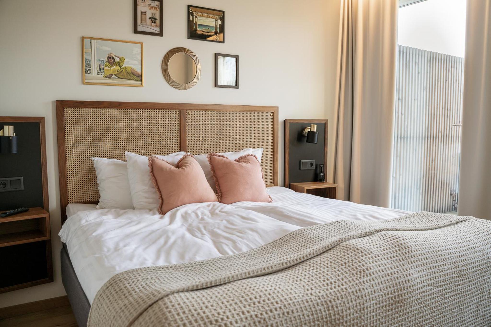 Double Room with Terrace and View - Photo 6