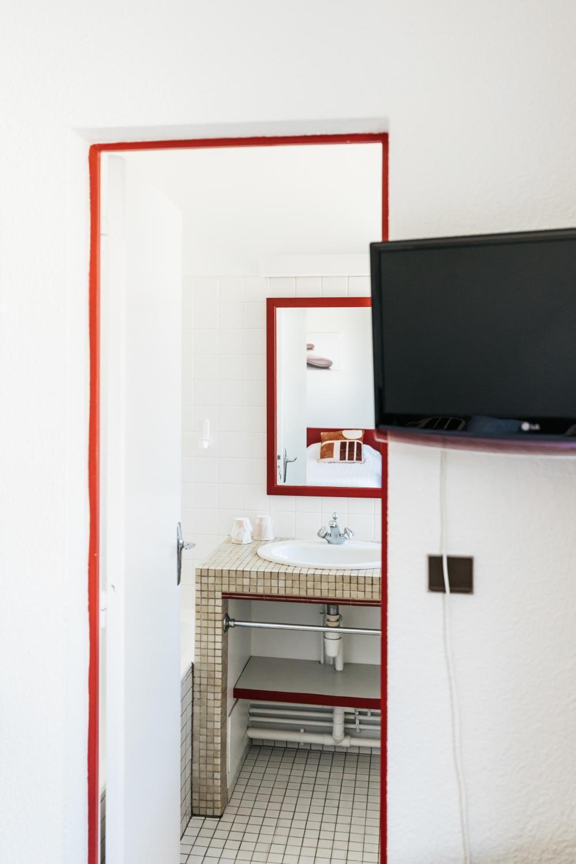 Standard Double Room - Photo 3