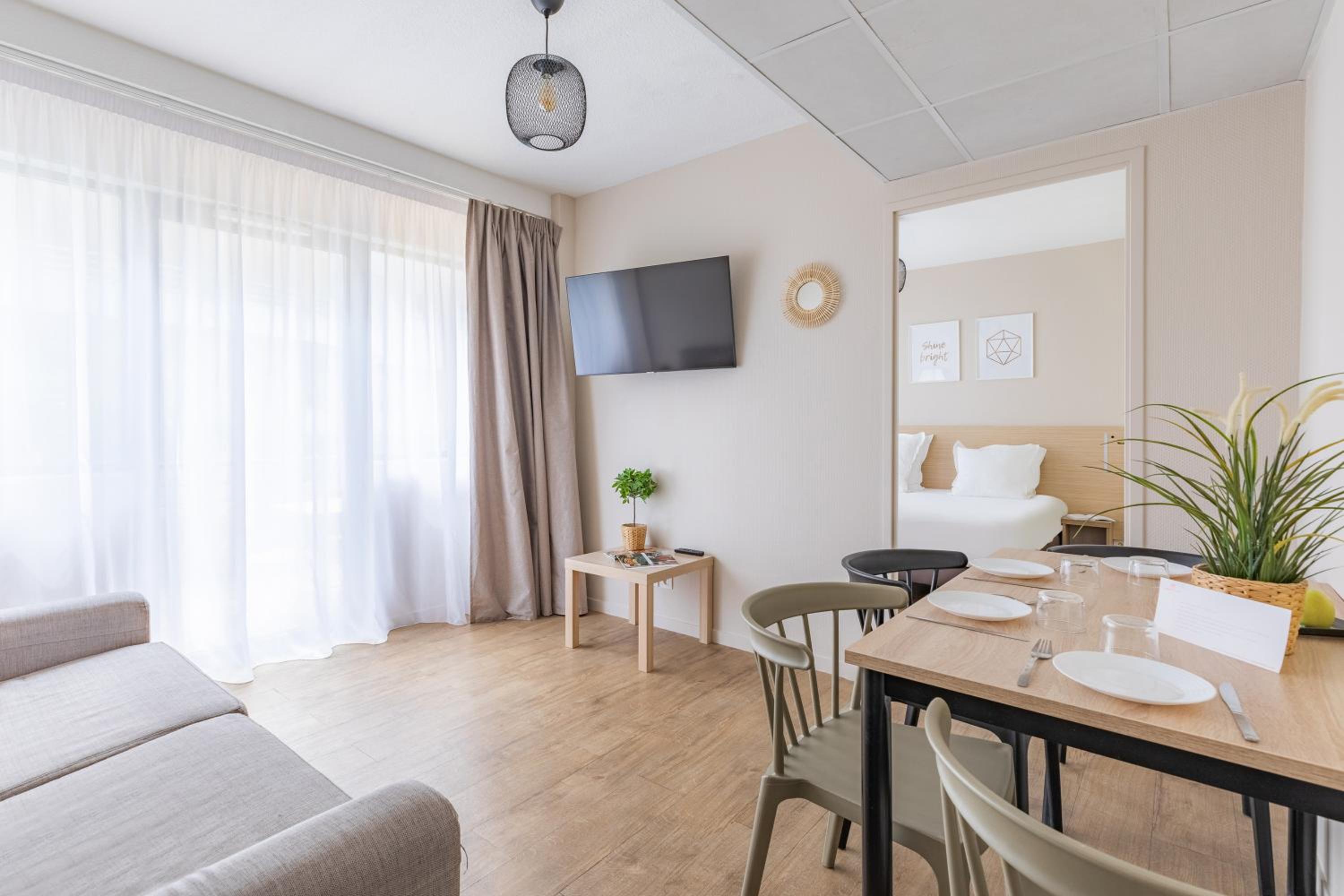 Apartment - Photo 3