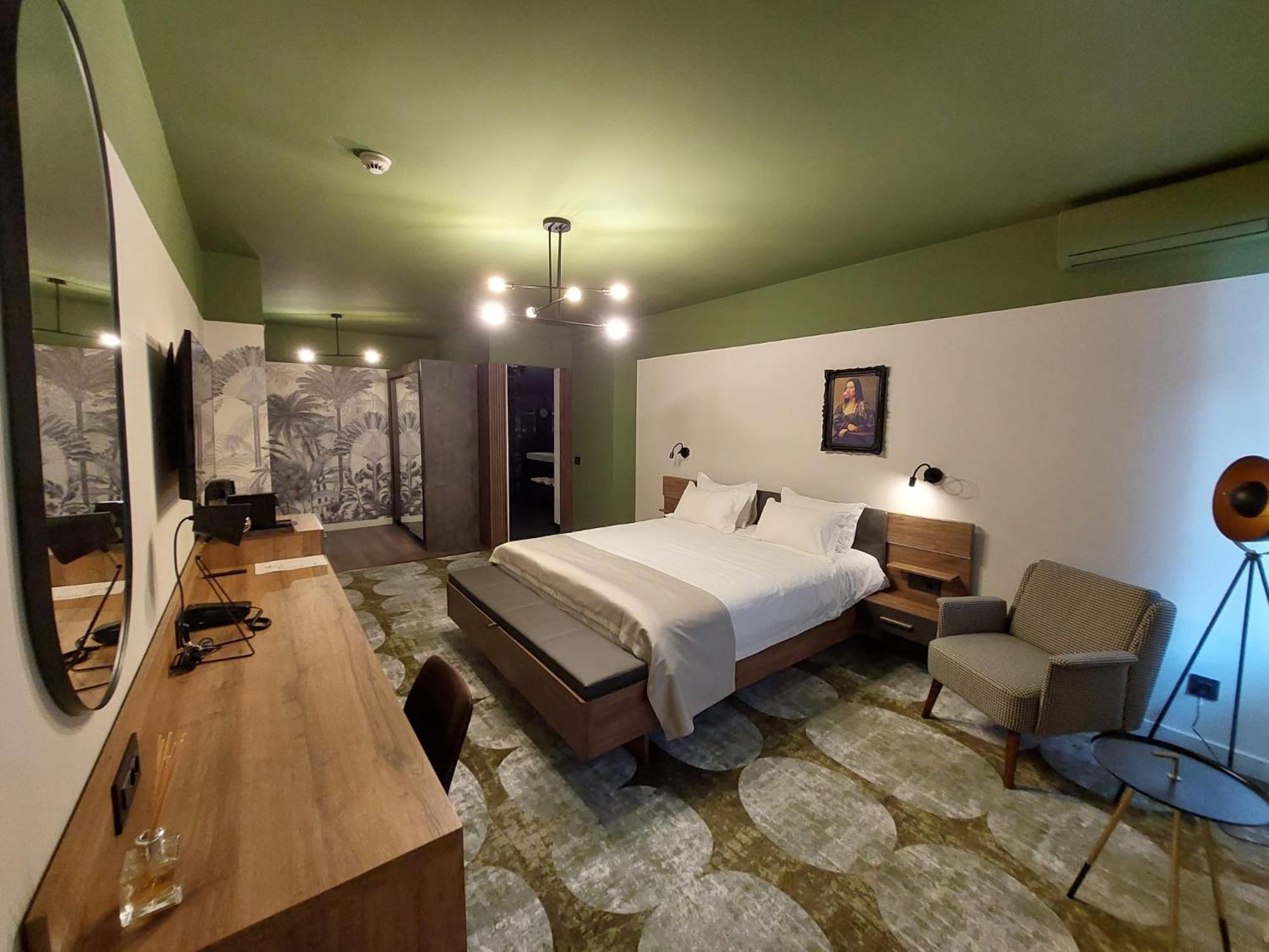Superior Suite - Photo 4