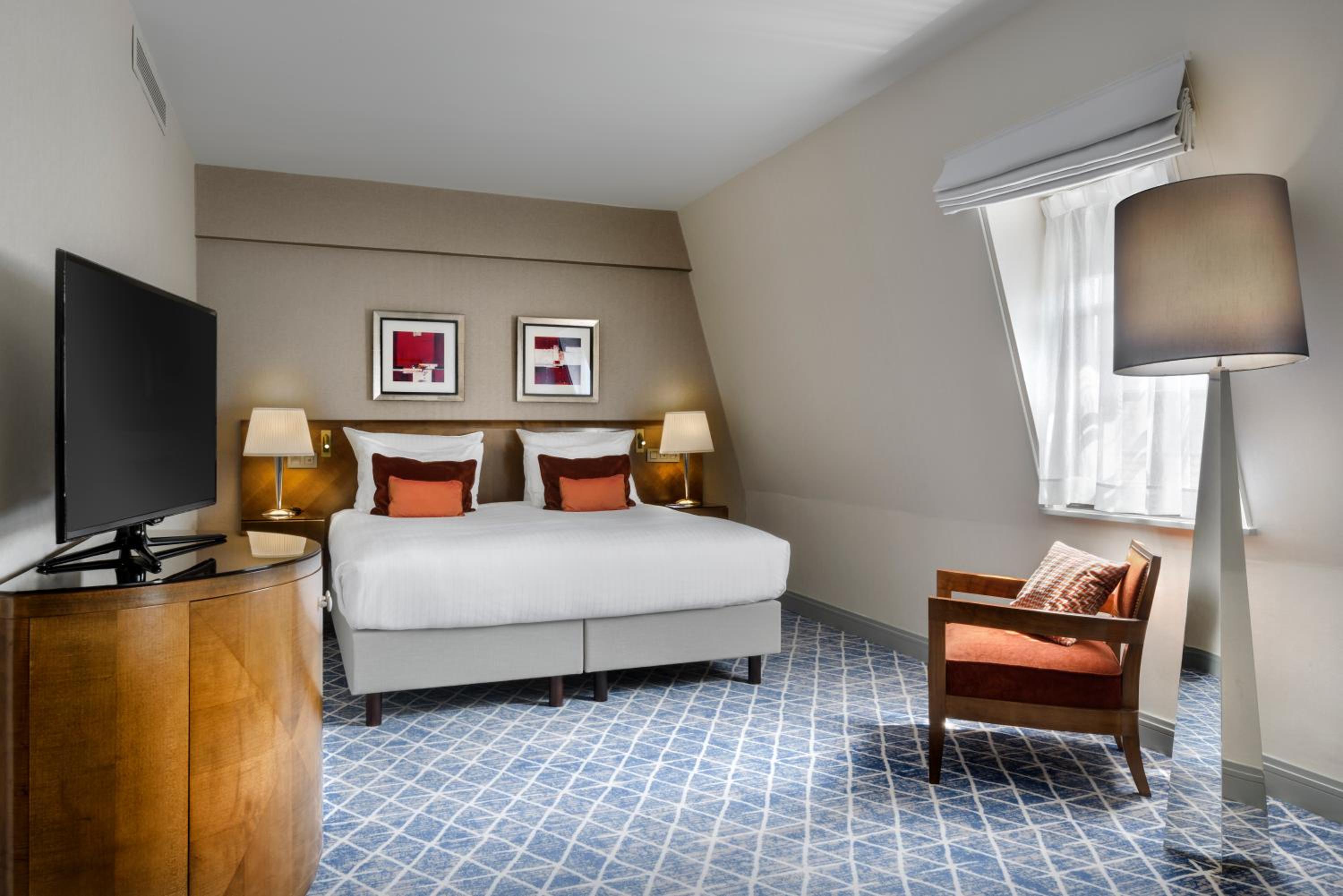 Deluxe Room King