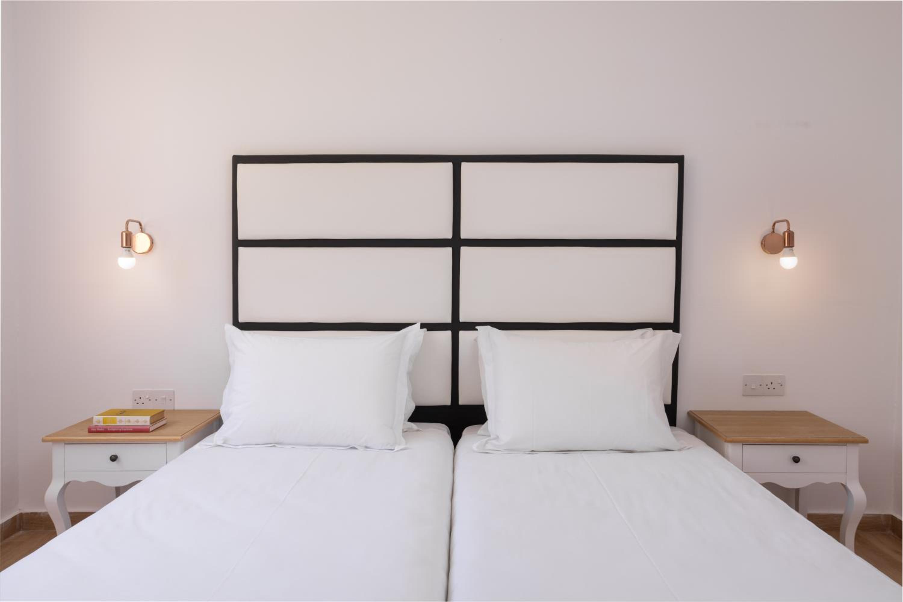 One-Bedroom Apartment - Photo 1