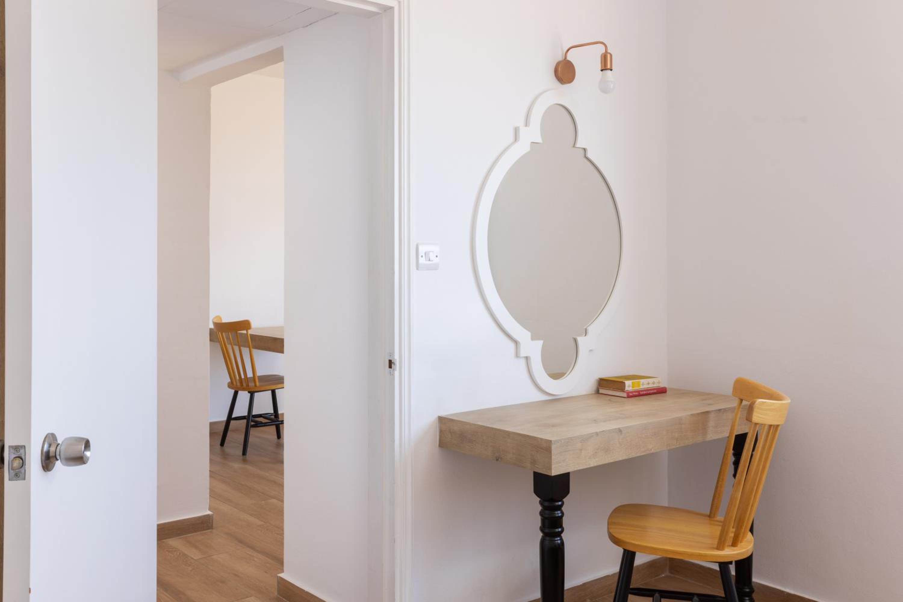 One-Bedroom Apartment - Photo 3
