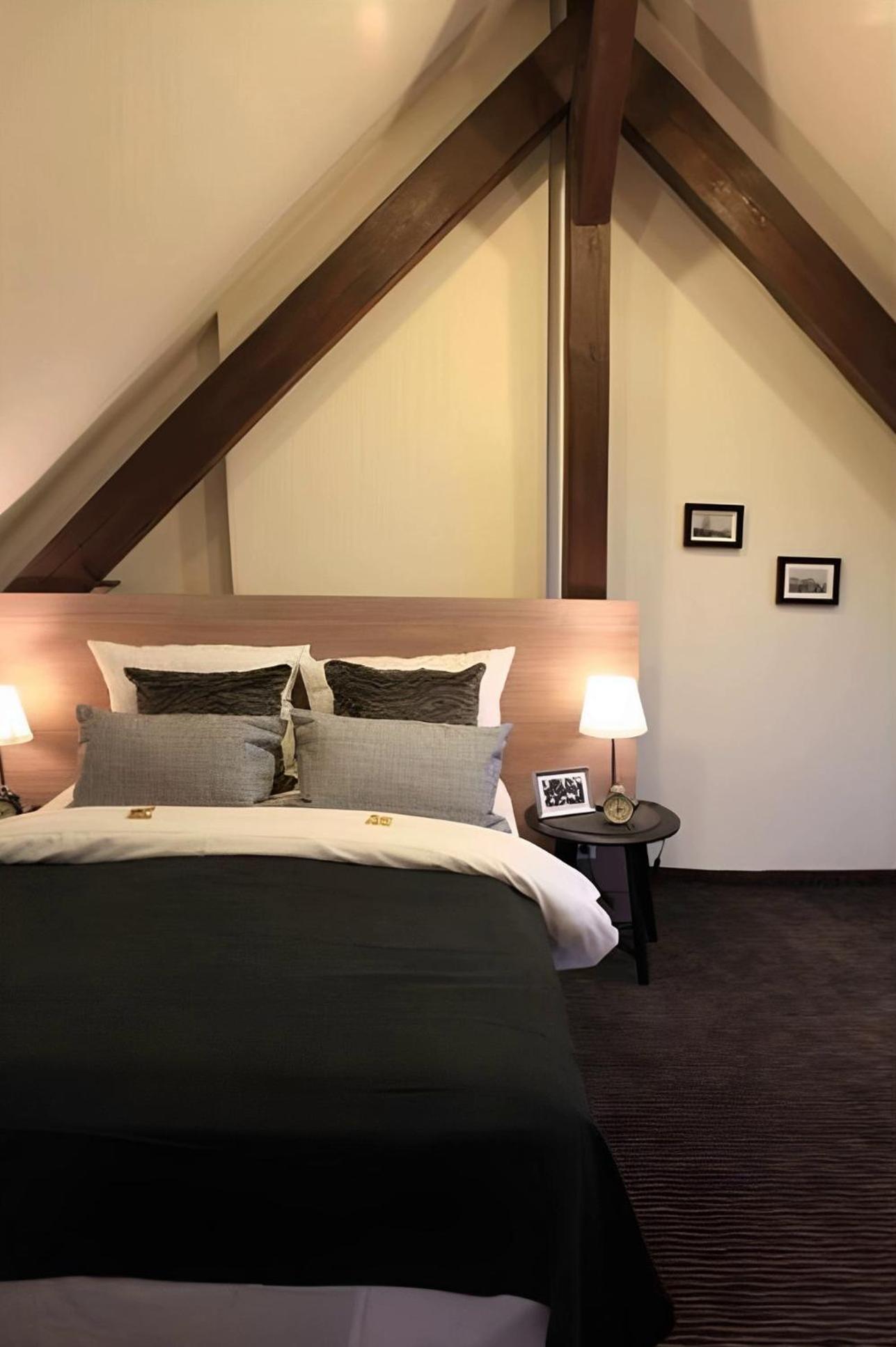 Quadruple Room with Shared Bathroom