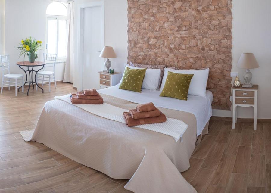 Triple Room with Private Bathroom photo 2