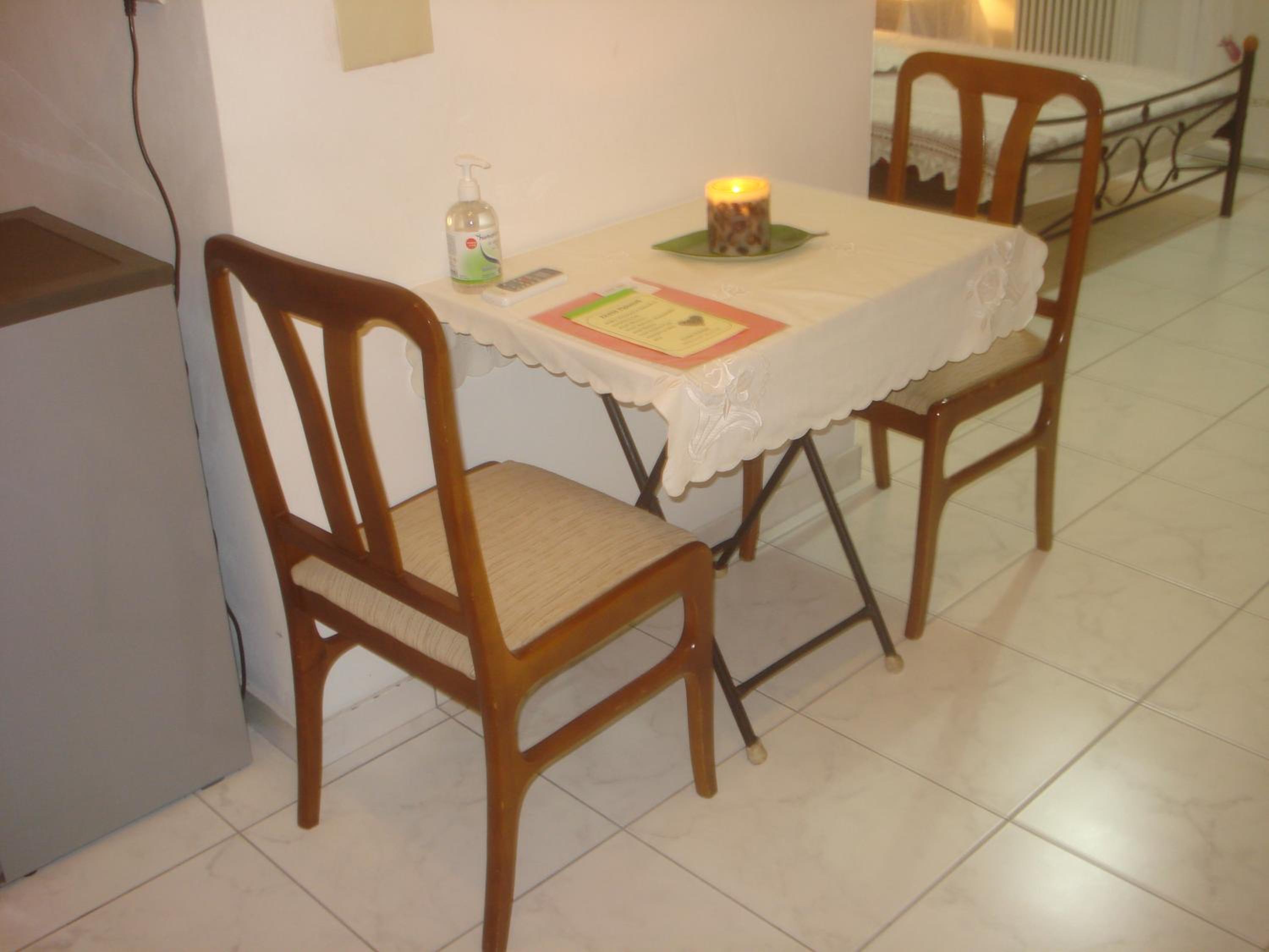 One-Bedroom Apartment photo 3