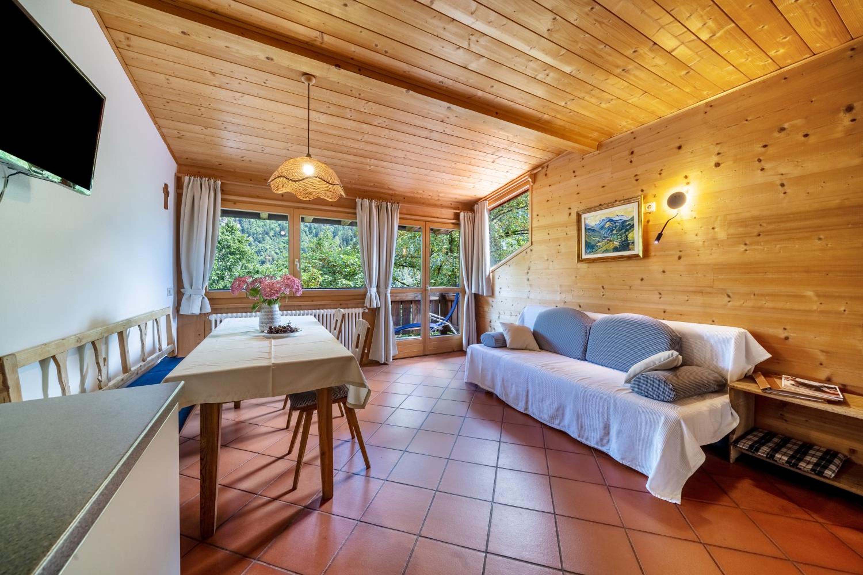 Two-Bedroom Deluxe Apartment with Garden View