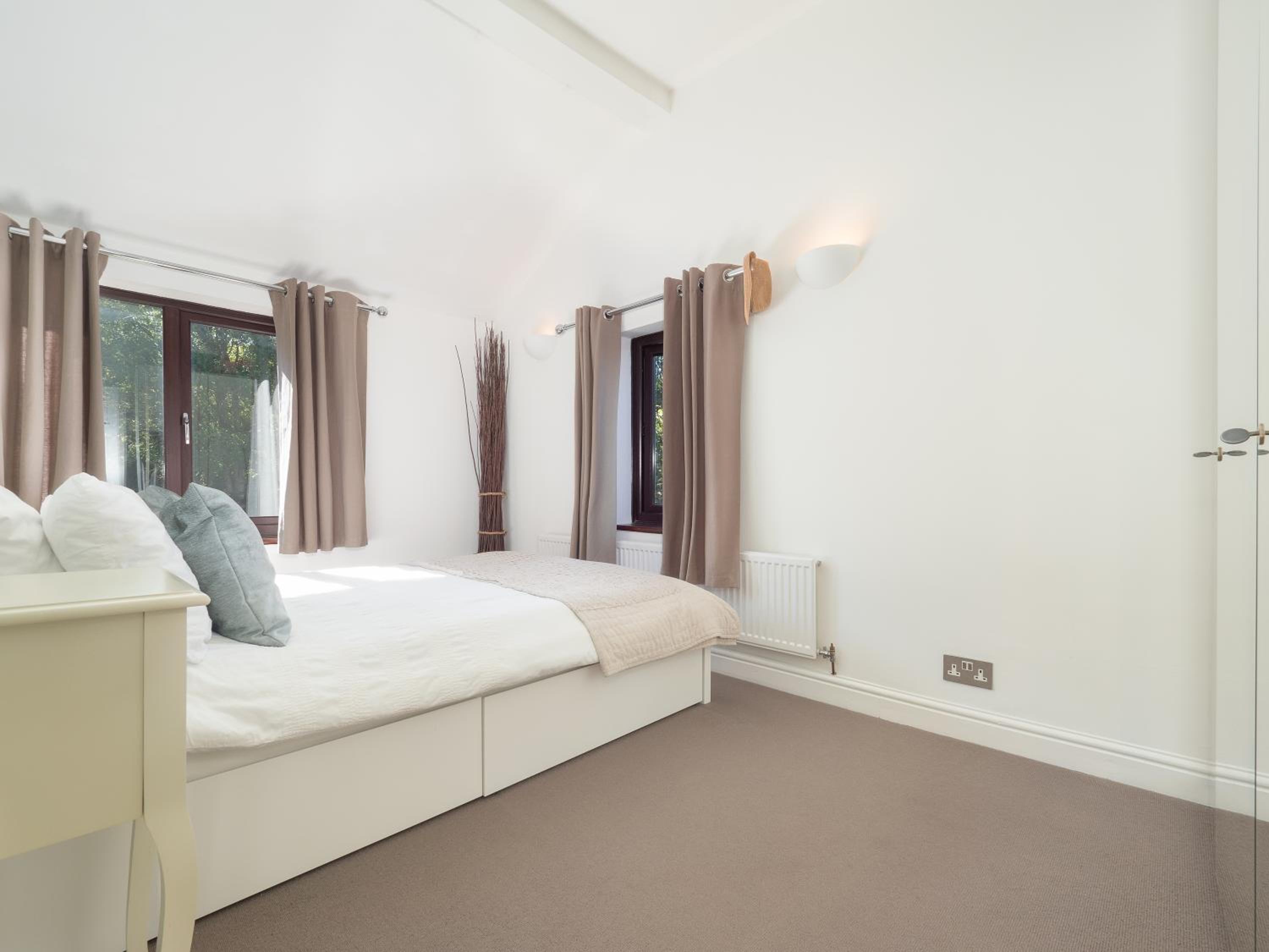 Four-Bedroom House photo 1