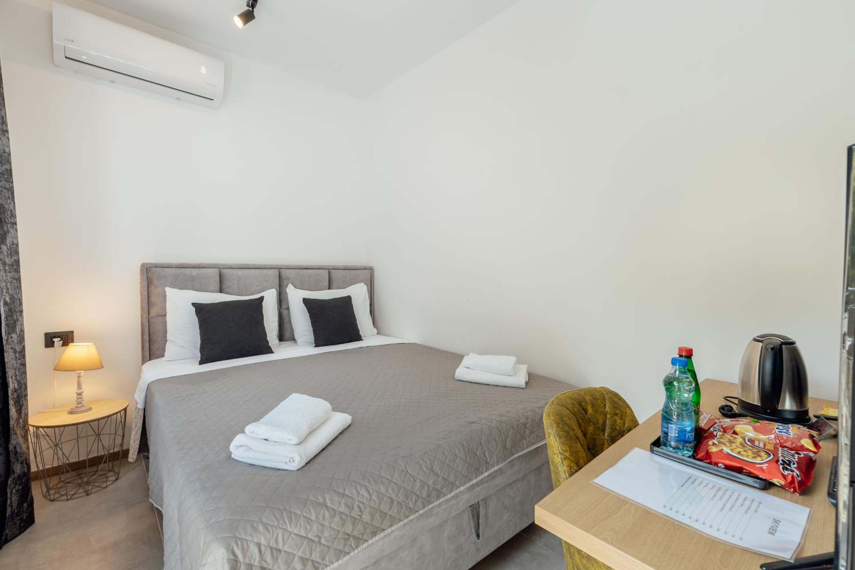 Standard Triple Room with Garden View
