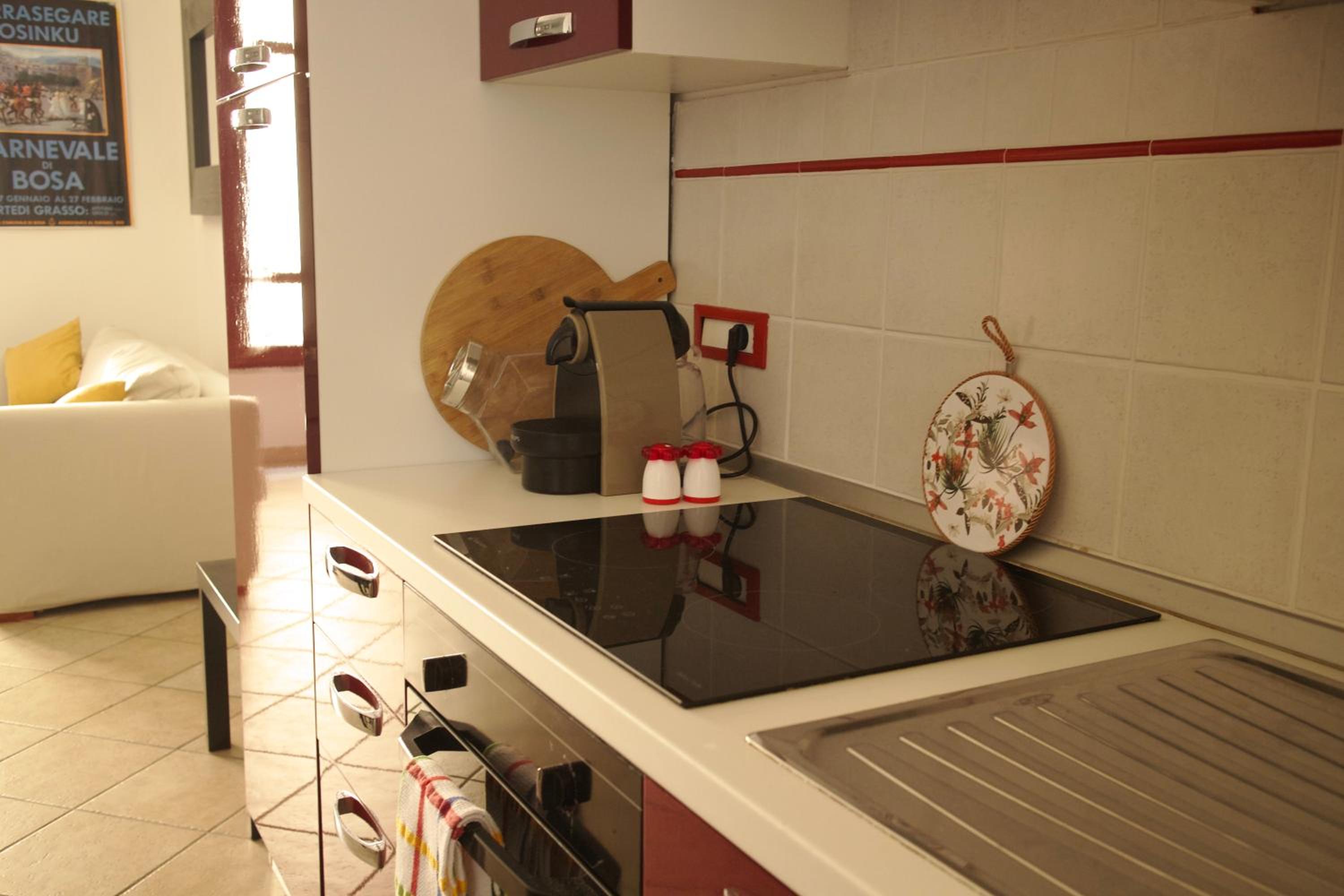 Two-Bedroom House with One Bathroom photo 2
