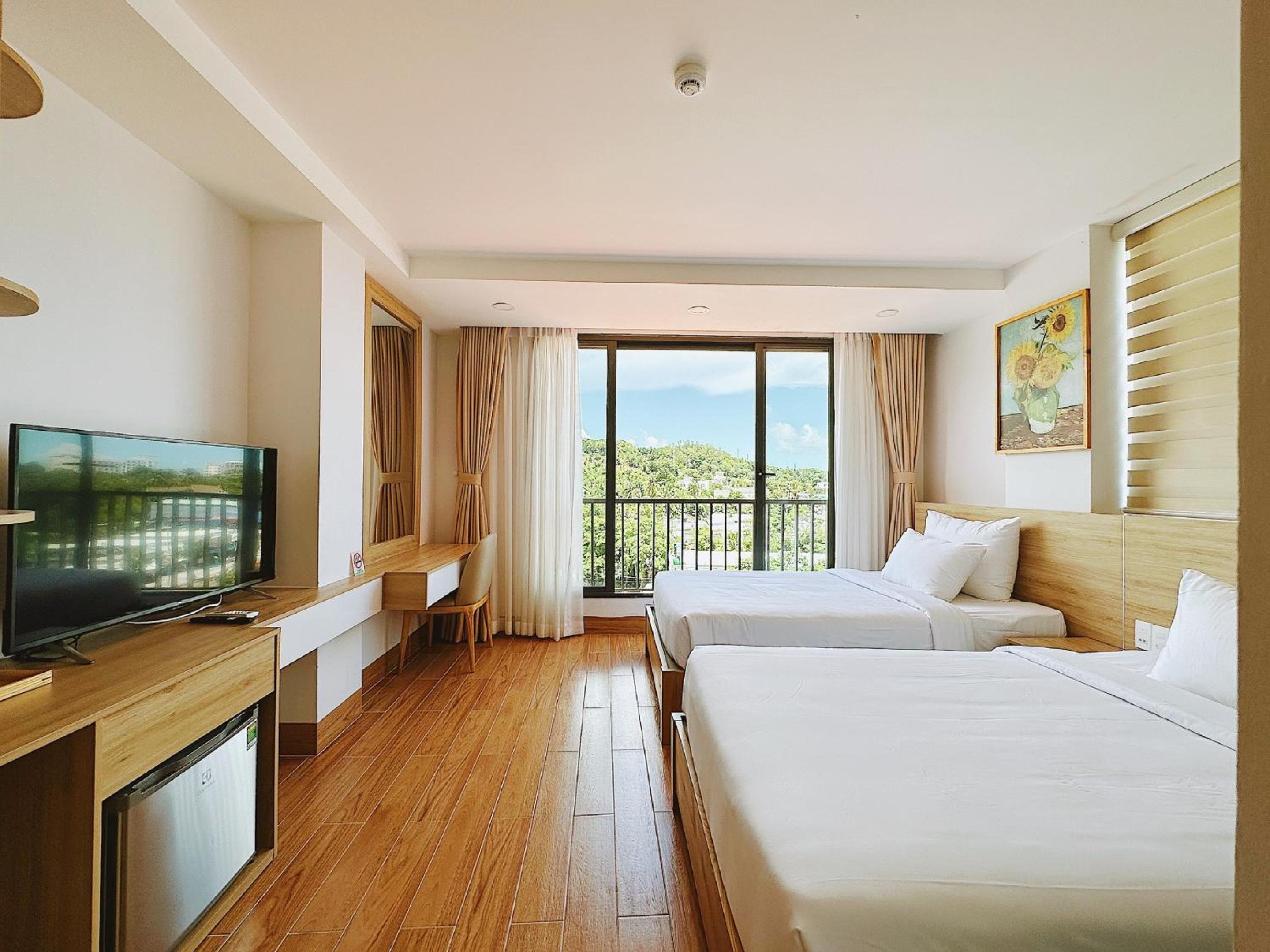 Twin Room with Balcony
