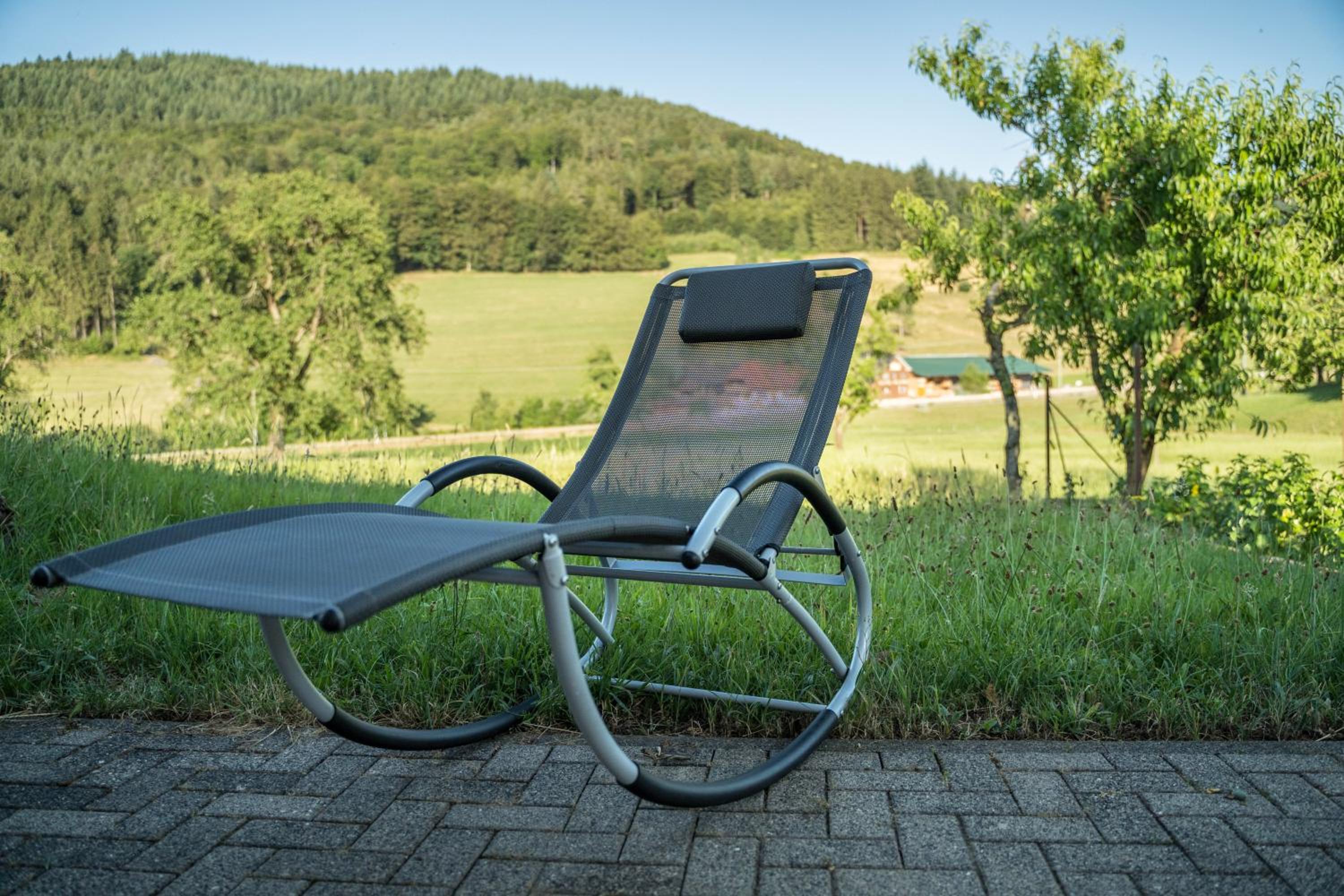 One-Bedroom Apartment with Garden View photo 2