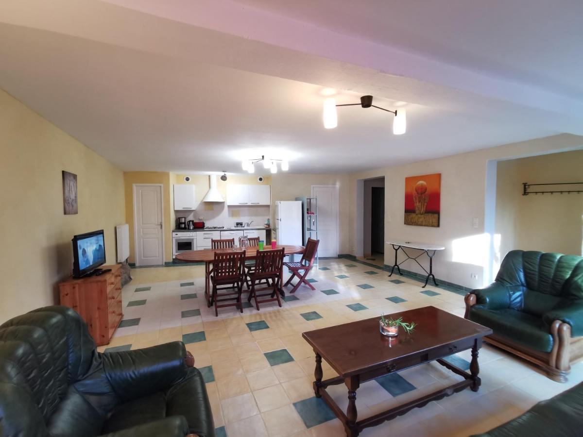 Two-Bedroom House with Garden "Angela" photo 1