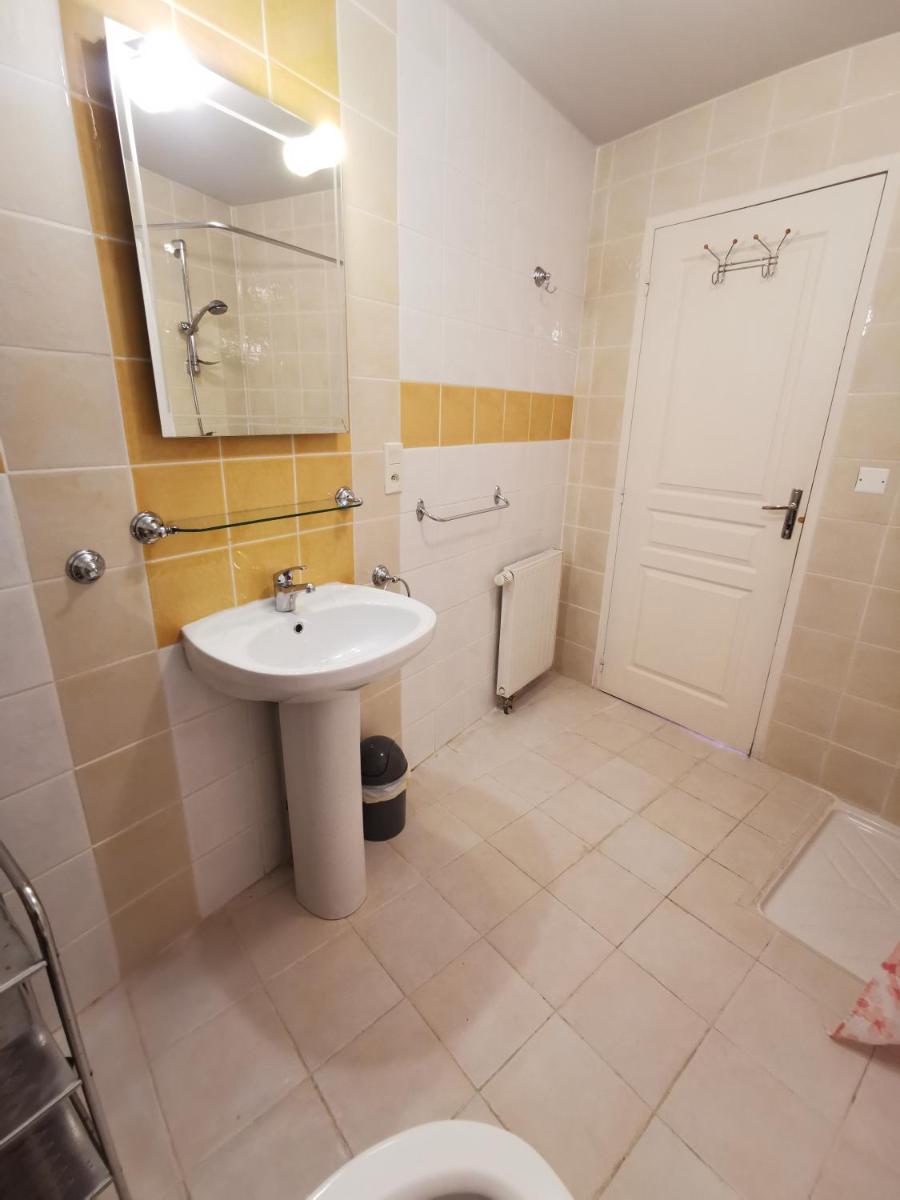 Two-Bedroom House with Garden "Angela" photo 3