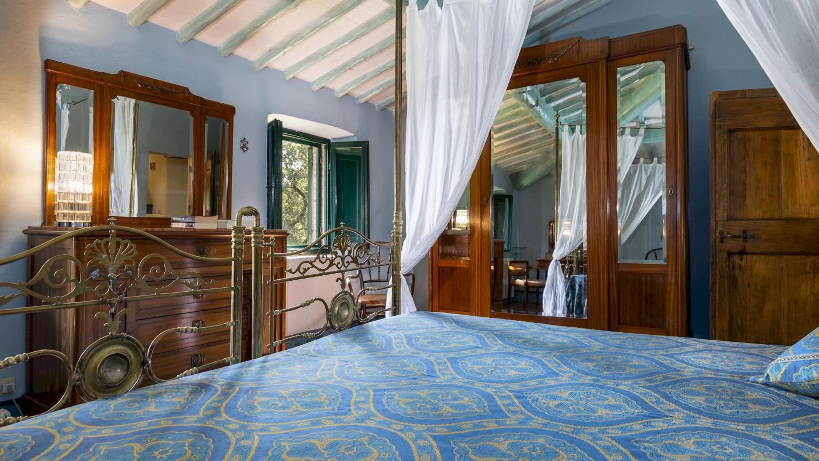 Five-Bedroom Villa photo 2