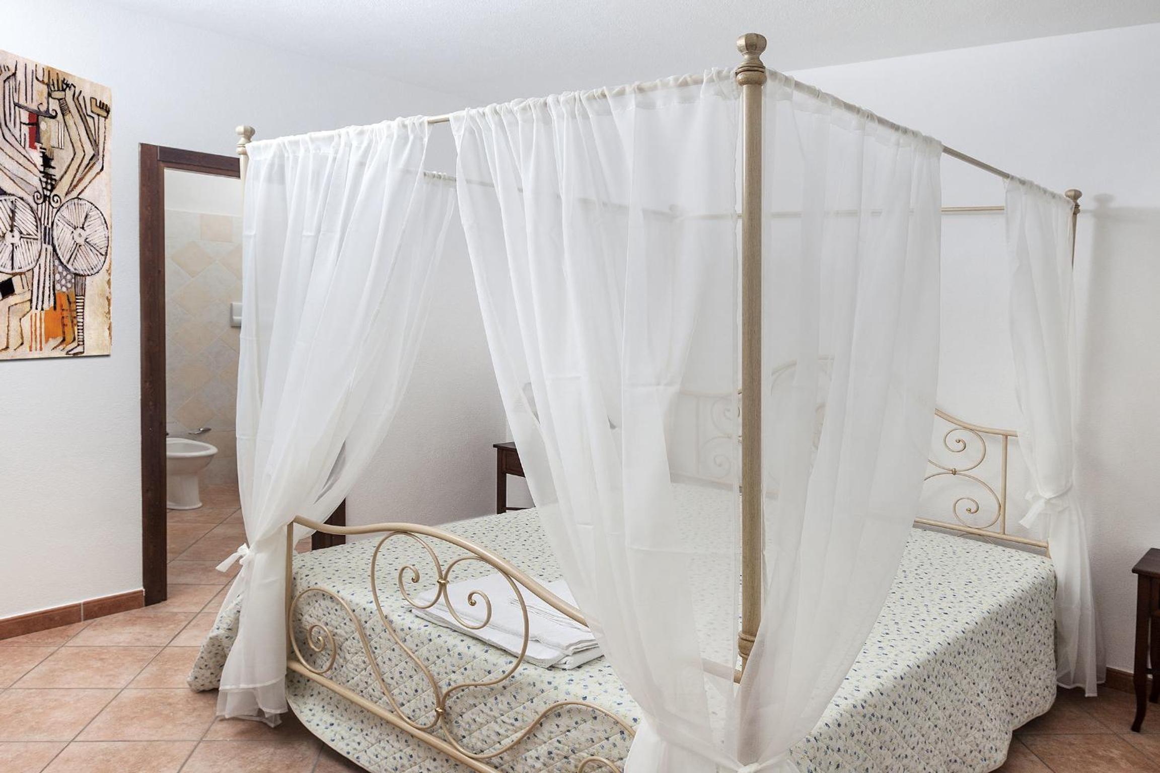 Deluxe Room - Photo 1