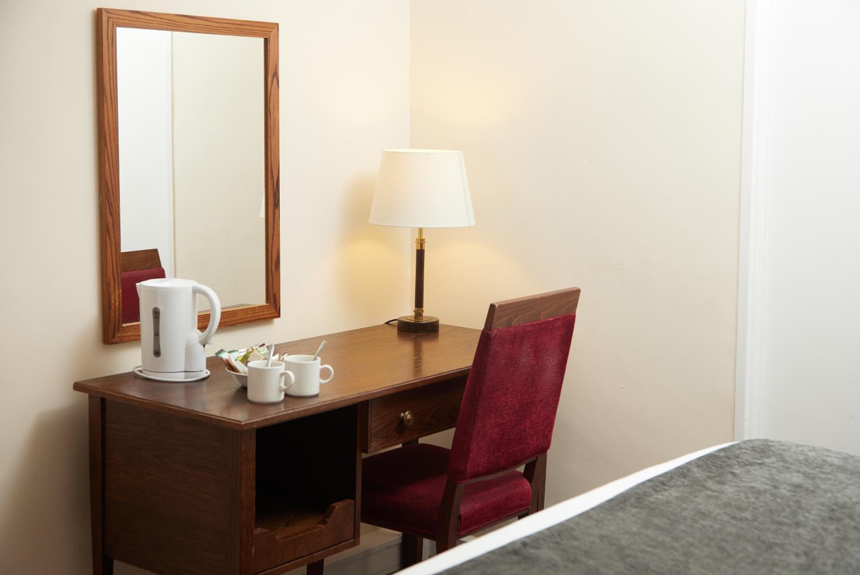 Family Room (2 Adults + 1 Child)