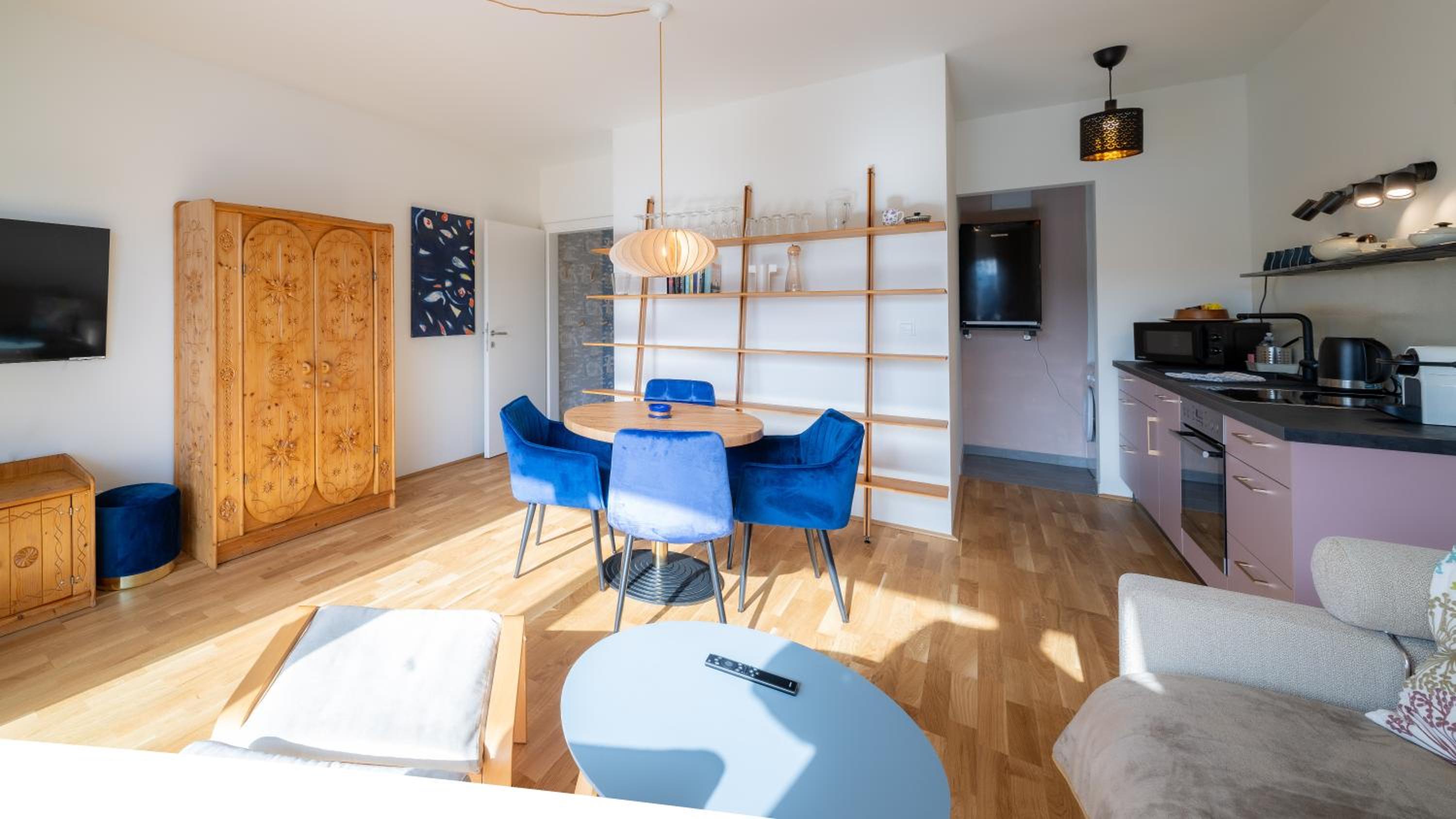 One-Bedroom Apartment