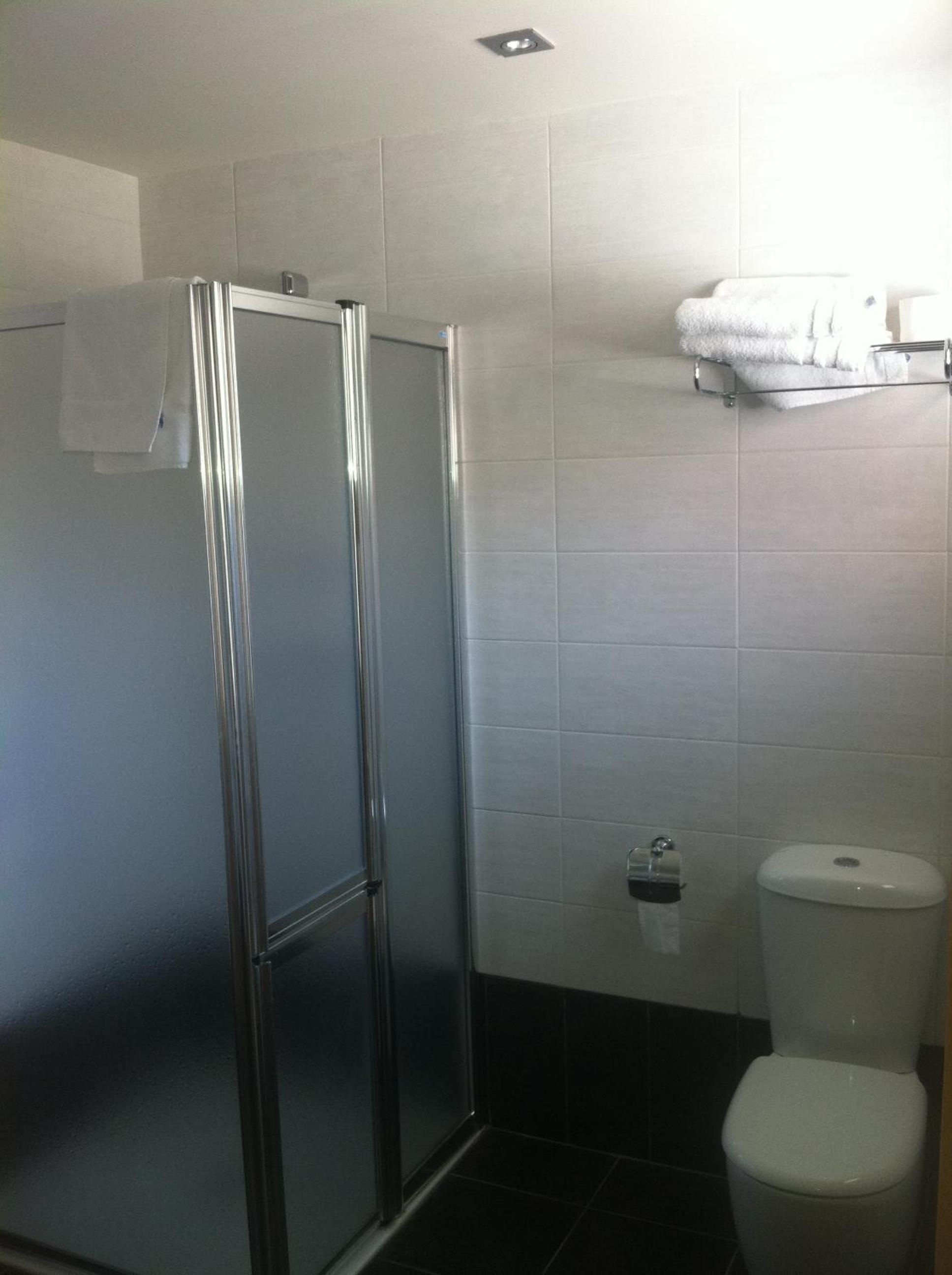 Double or Twin Room - Photo 4