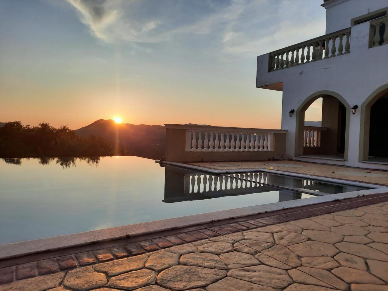 Villa photo 2
