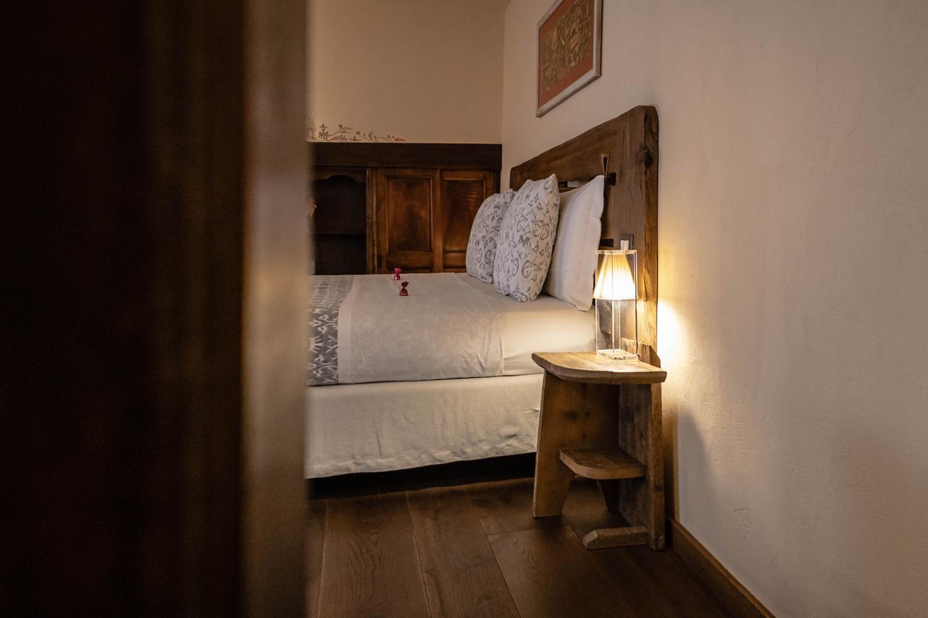 Suite - Photo 18