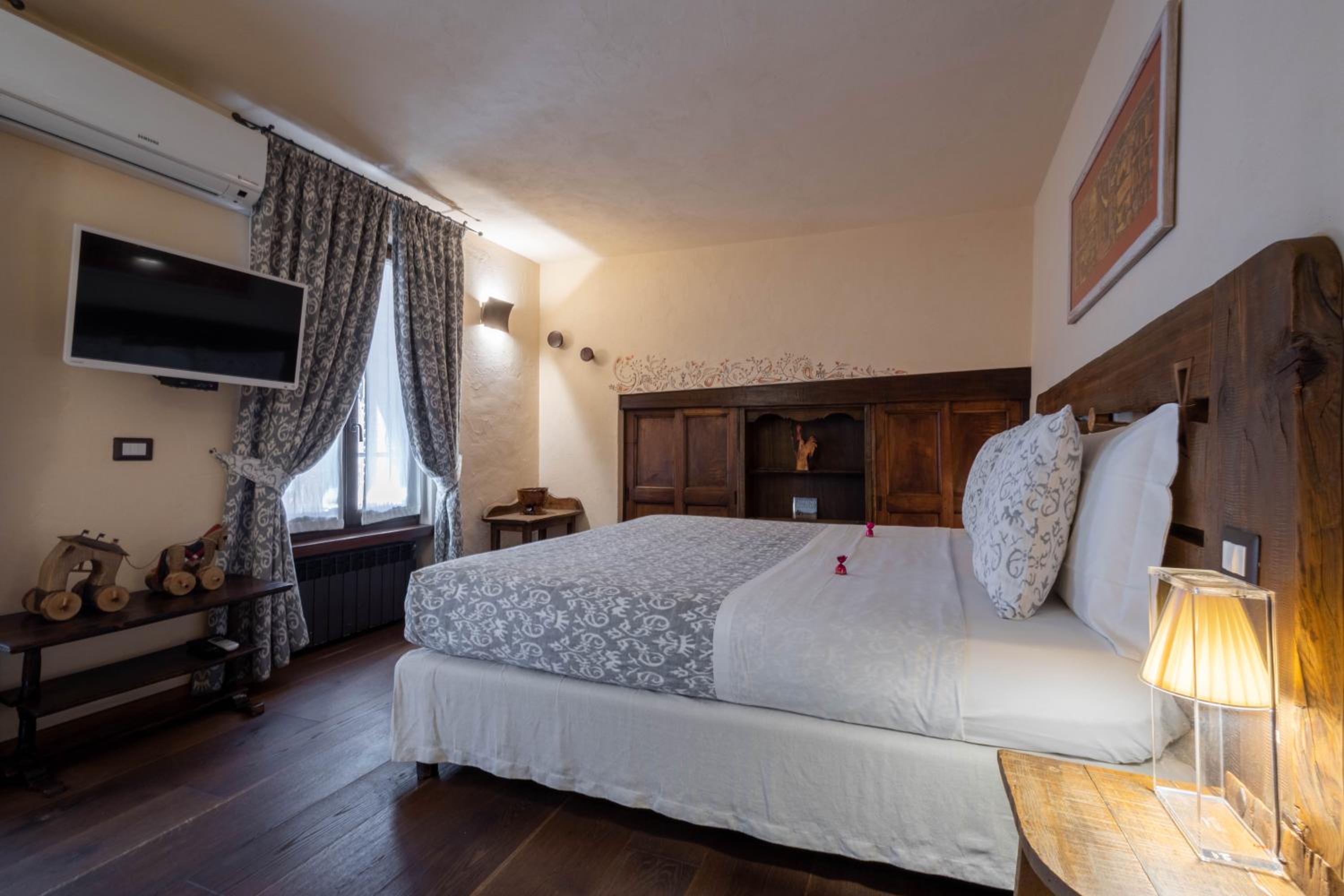Suite - Photo 21