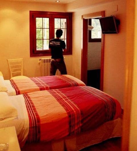 Double or Twin Room - Photo 6