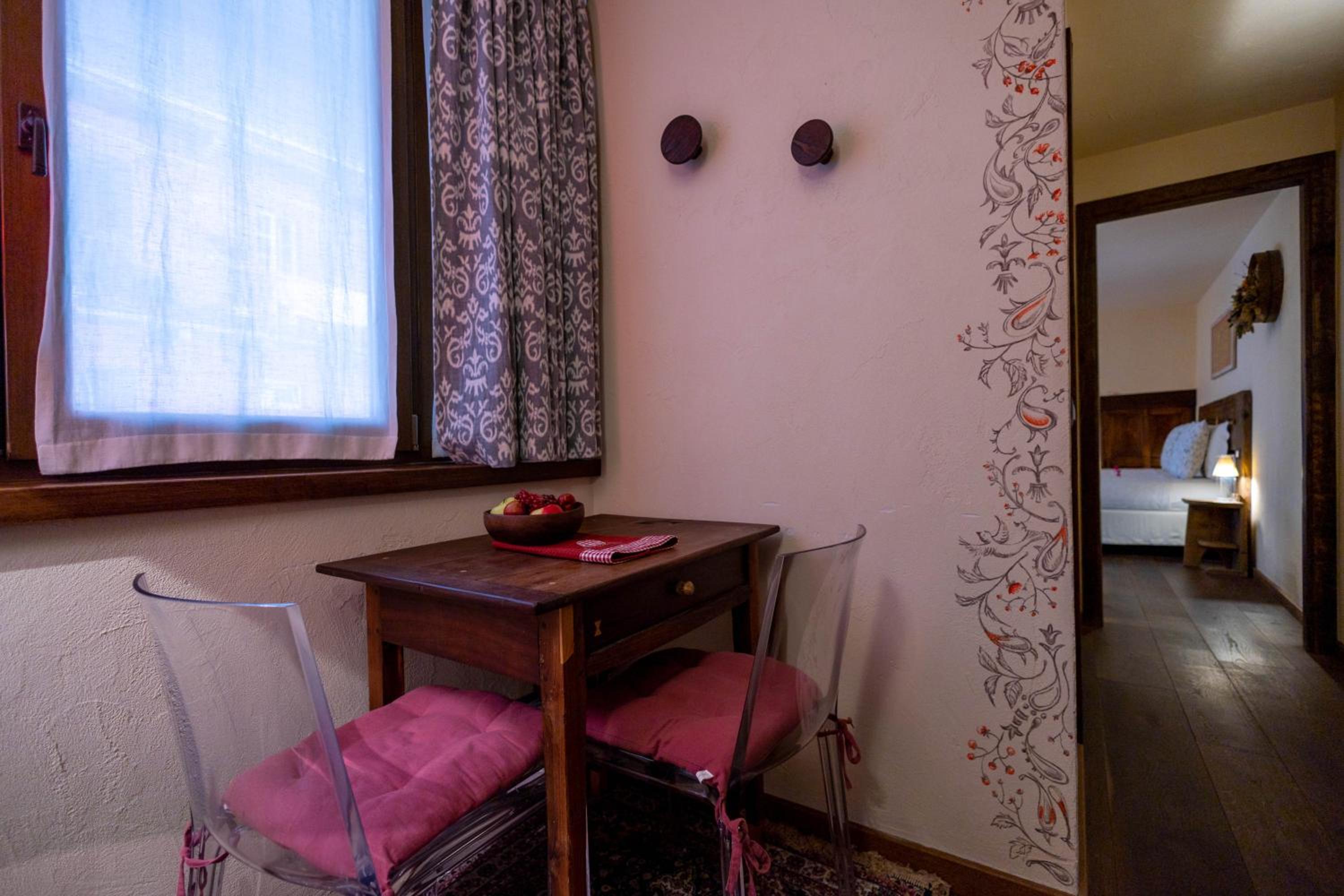 Suite - Photo 5