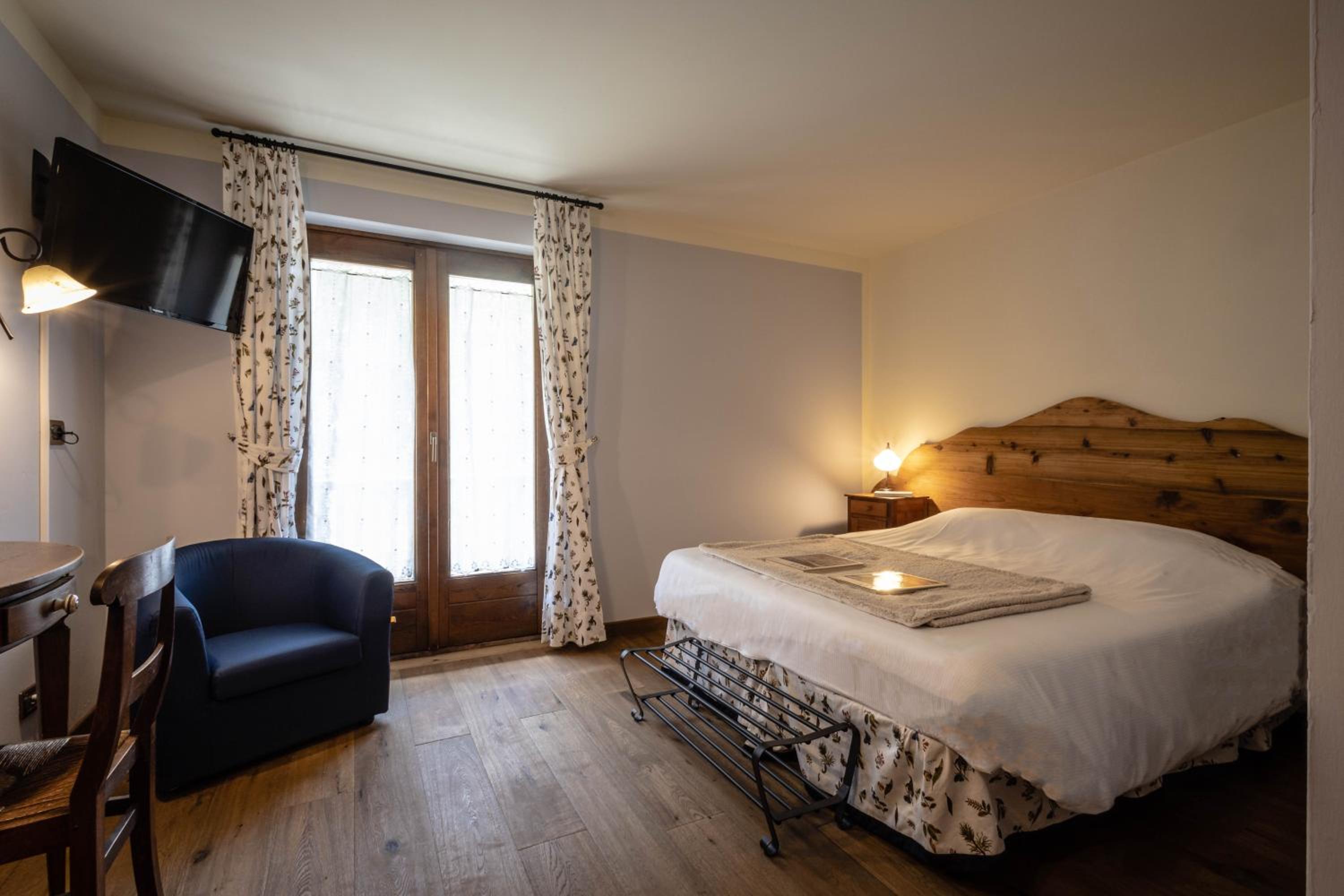 Double or Twin Room with Balcony photo 2