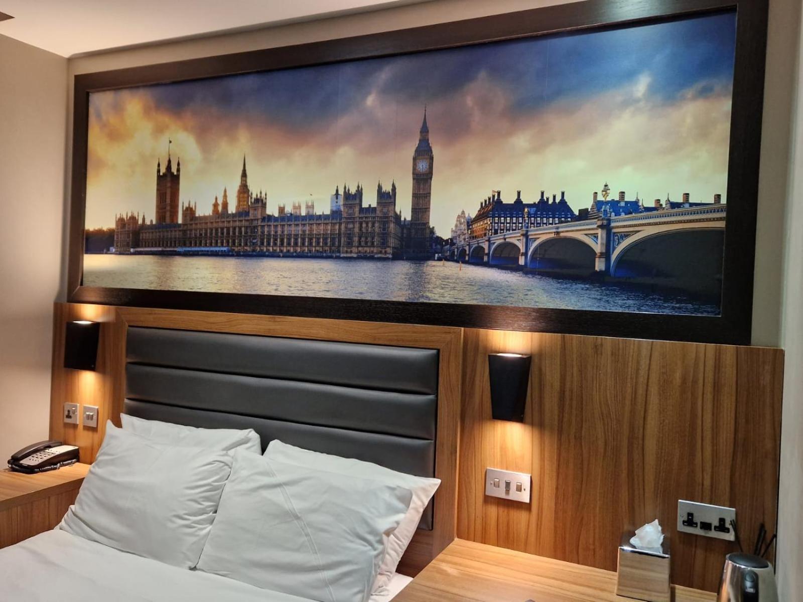 Classic Double Room, with en suite photo 2