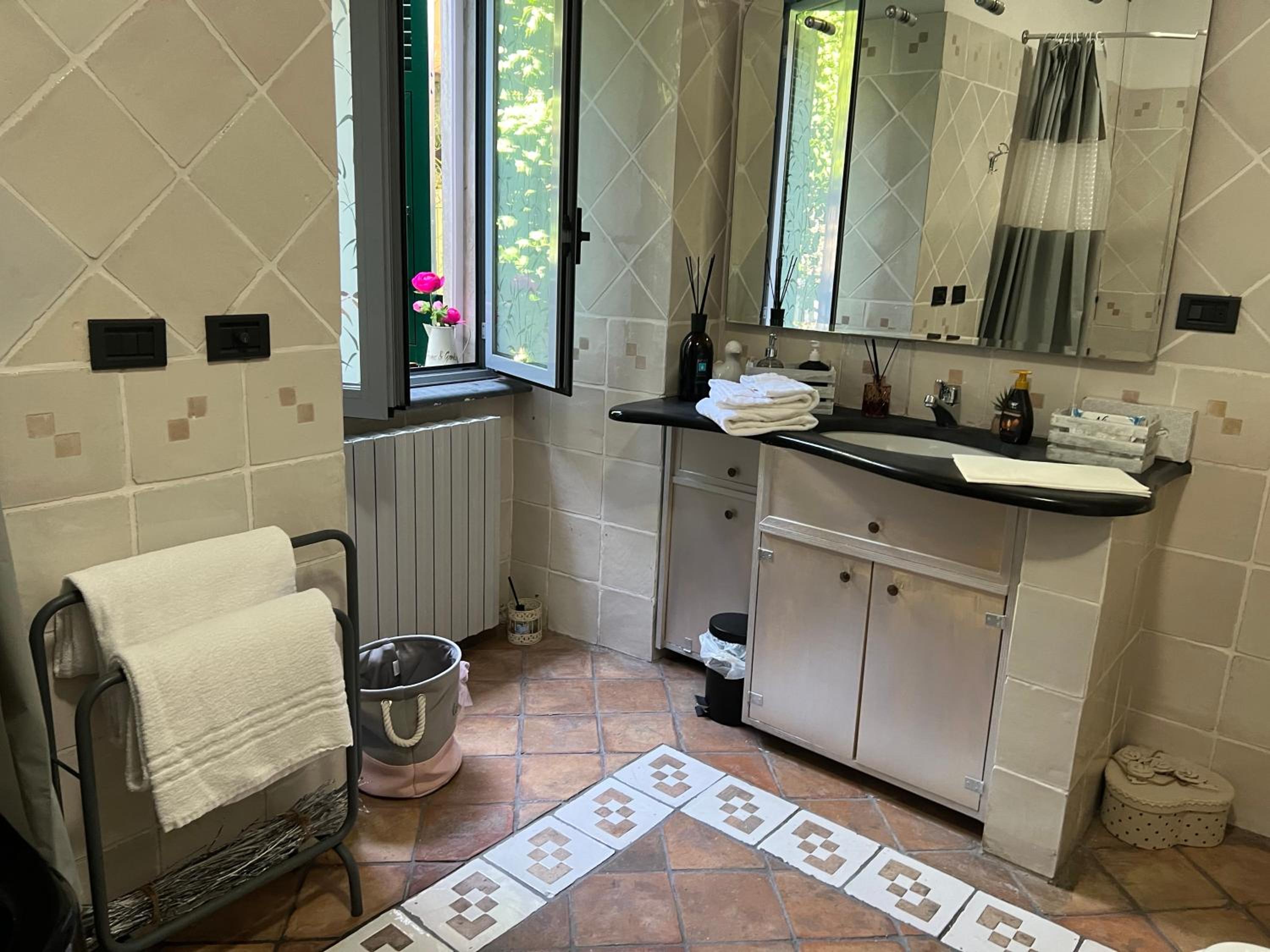 Double Room with Private Bathroom photo 2